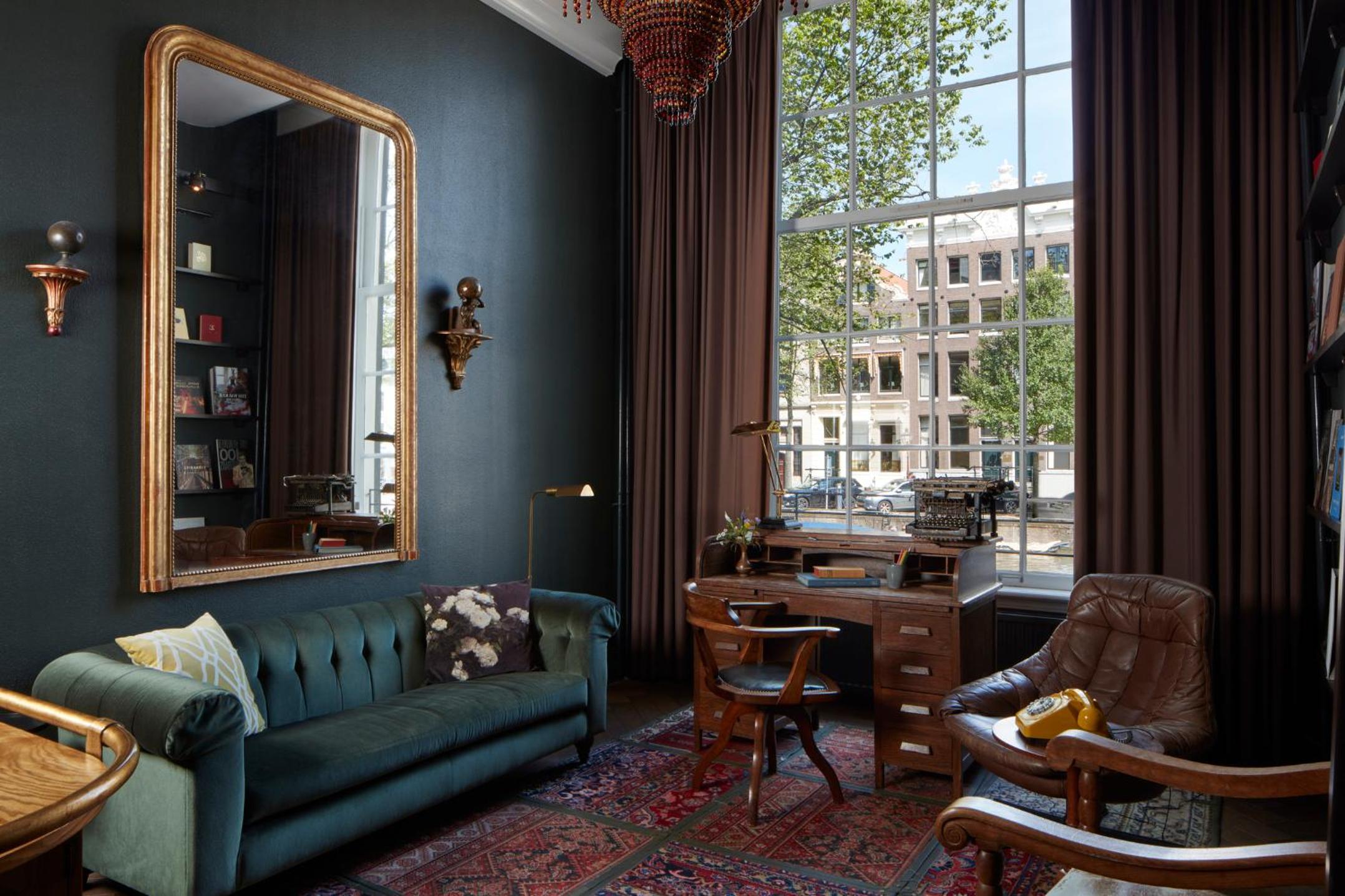 Book Collectors Suite photo 2
