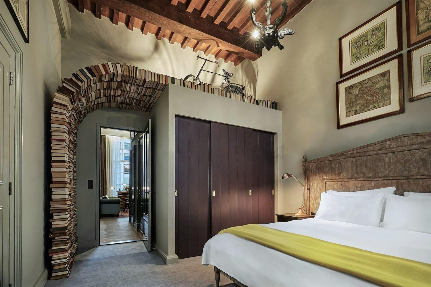 Book Collectors Suite
