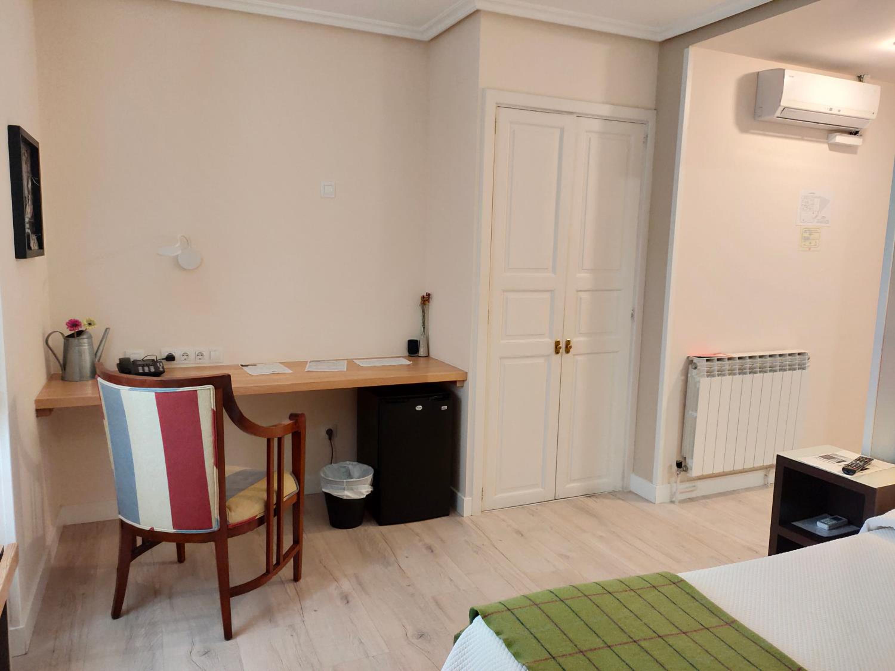 Habitación Estándar con Cama Queen