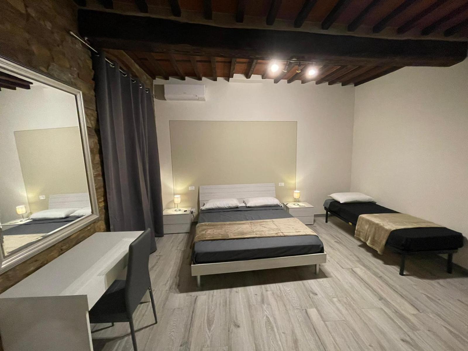 Triple Room with Private Bathroom photo 3