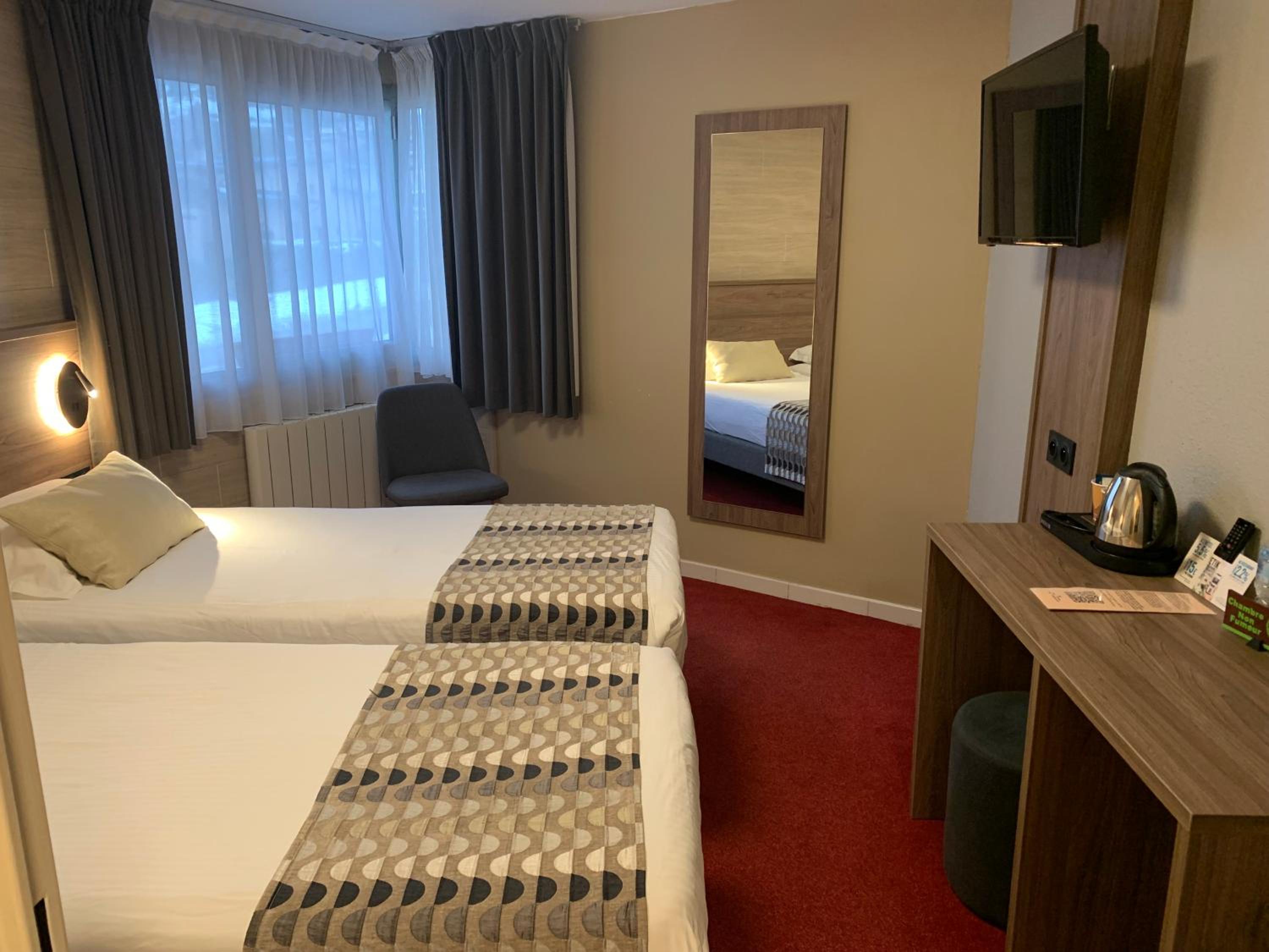 Standard Twin Room