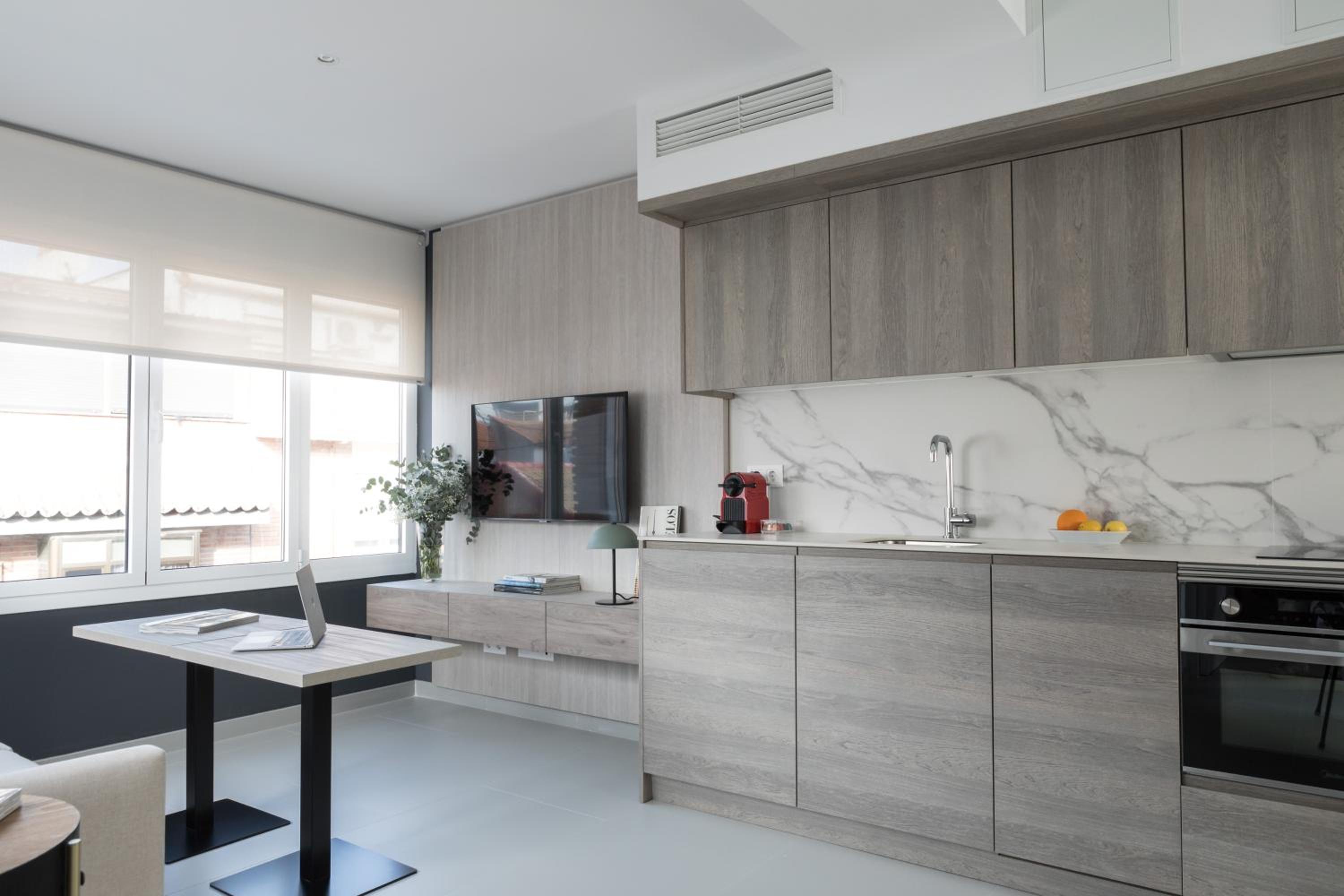 One-Bedroom Apartment with Terrace photo 3