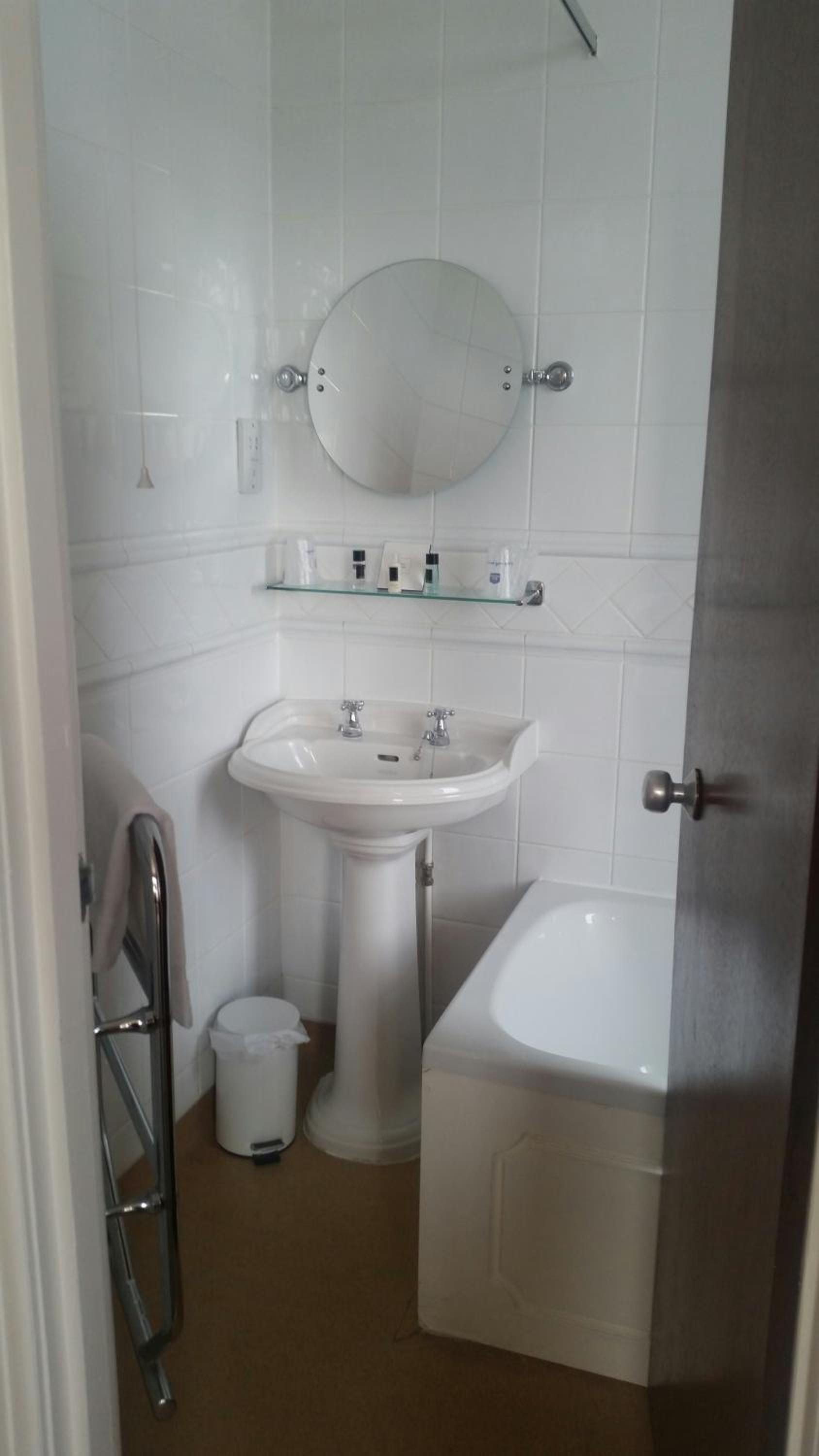 Double Room - Photo 5