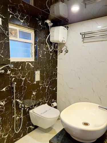 Deluxe Double Room - Photo 10