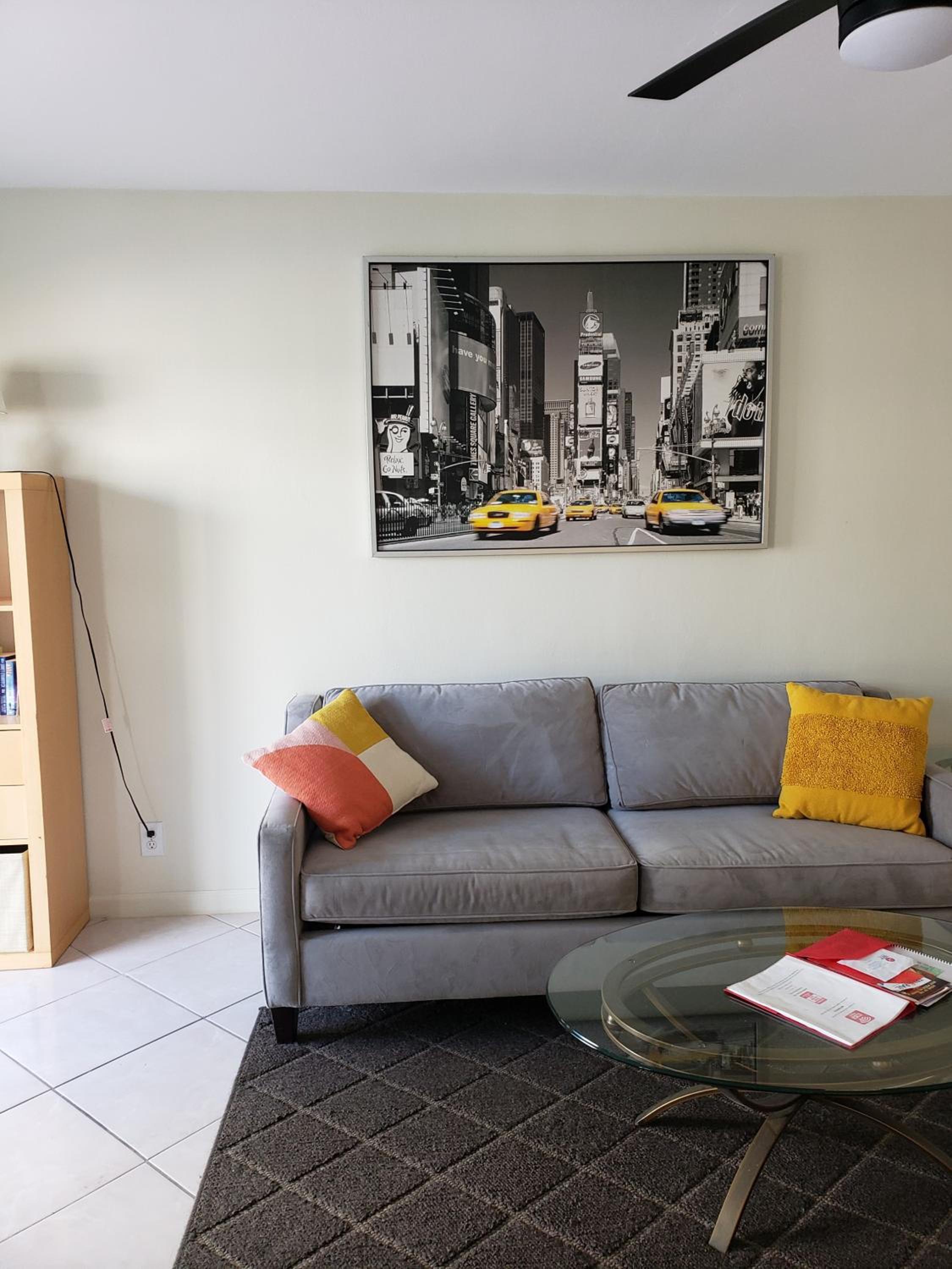 Apartment photo 2