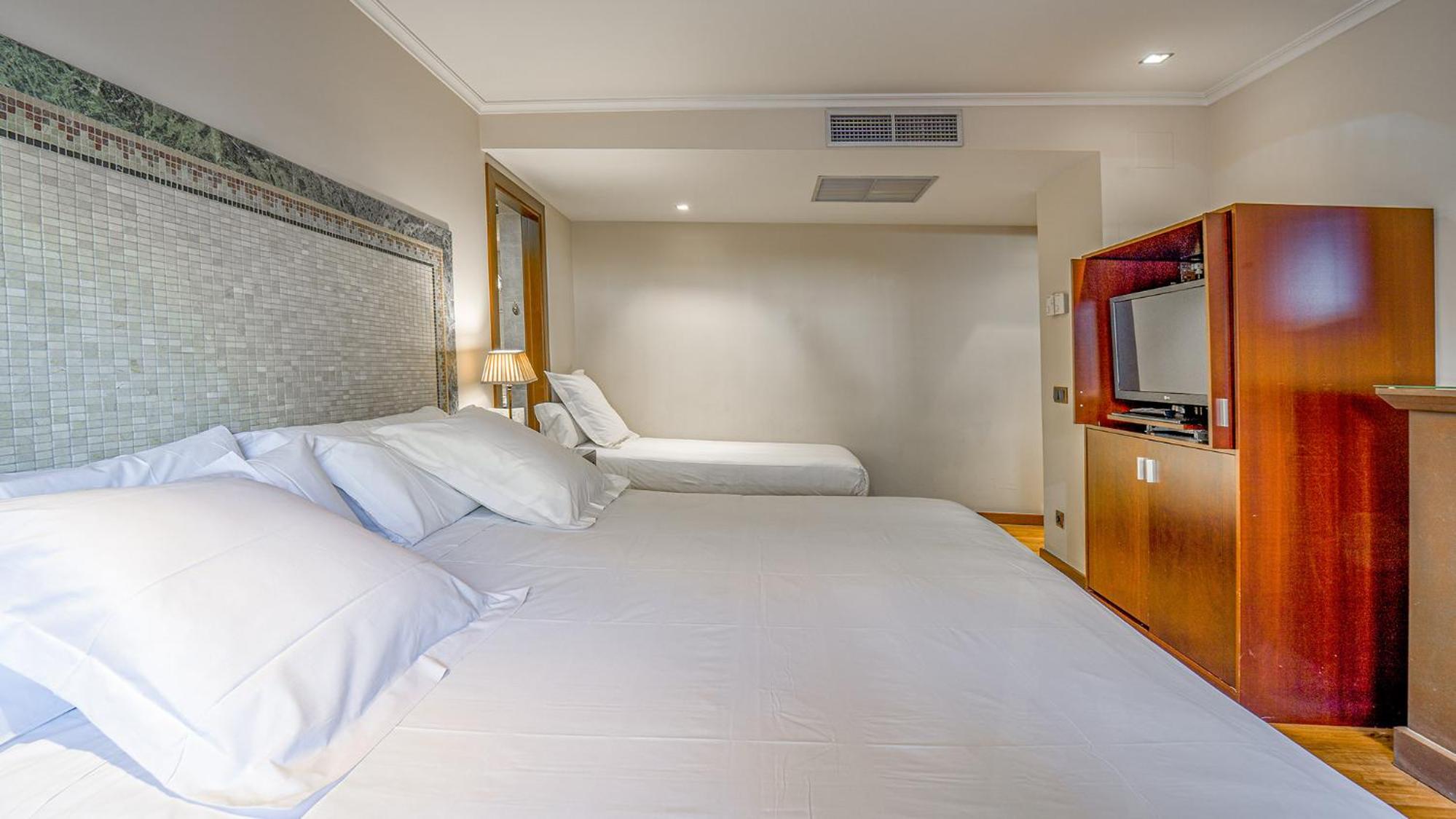 Deluxe Double Or Twin Room With Balcony