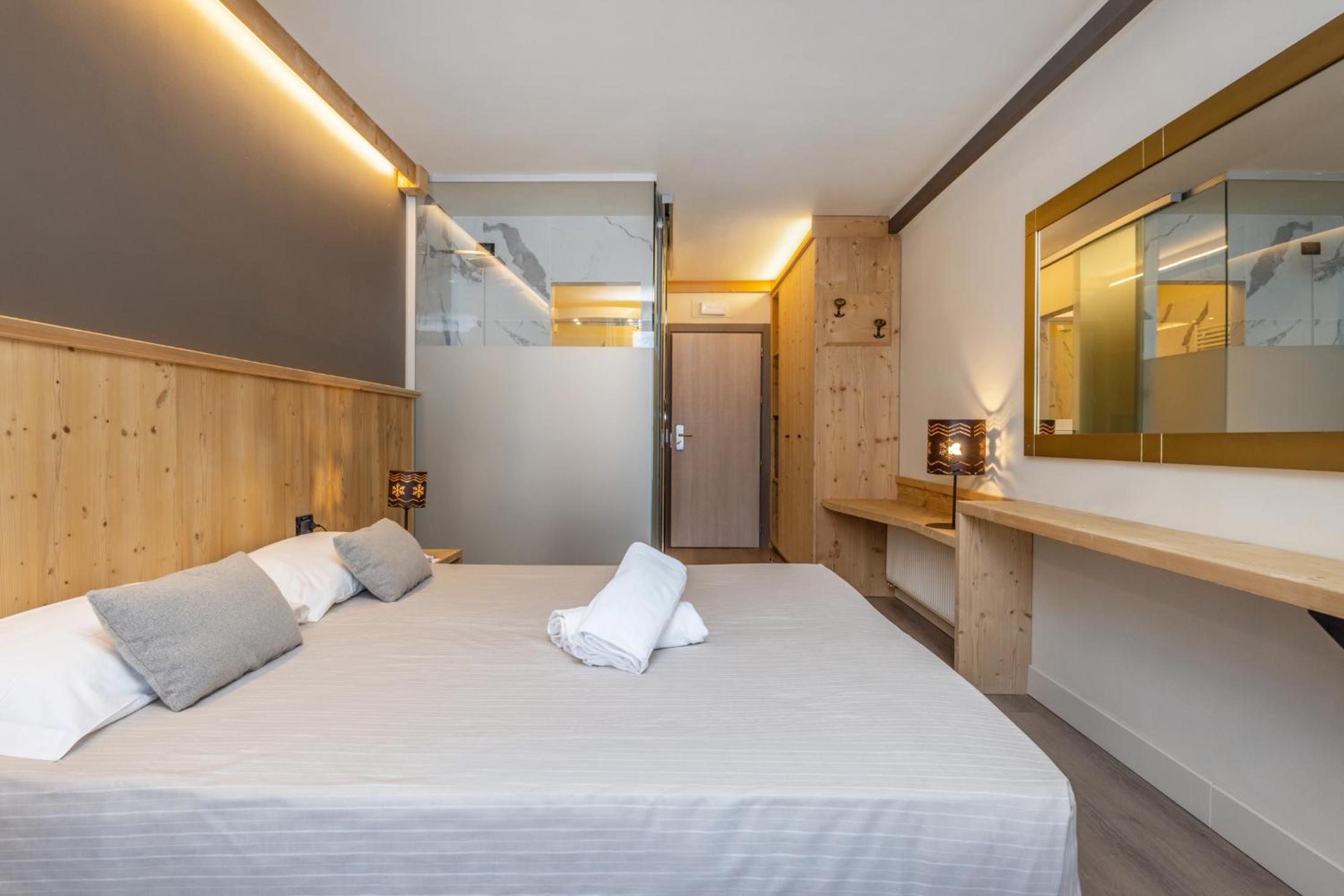 Double or Twin Room - Photo 3