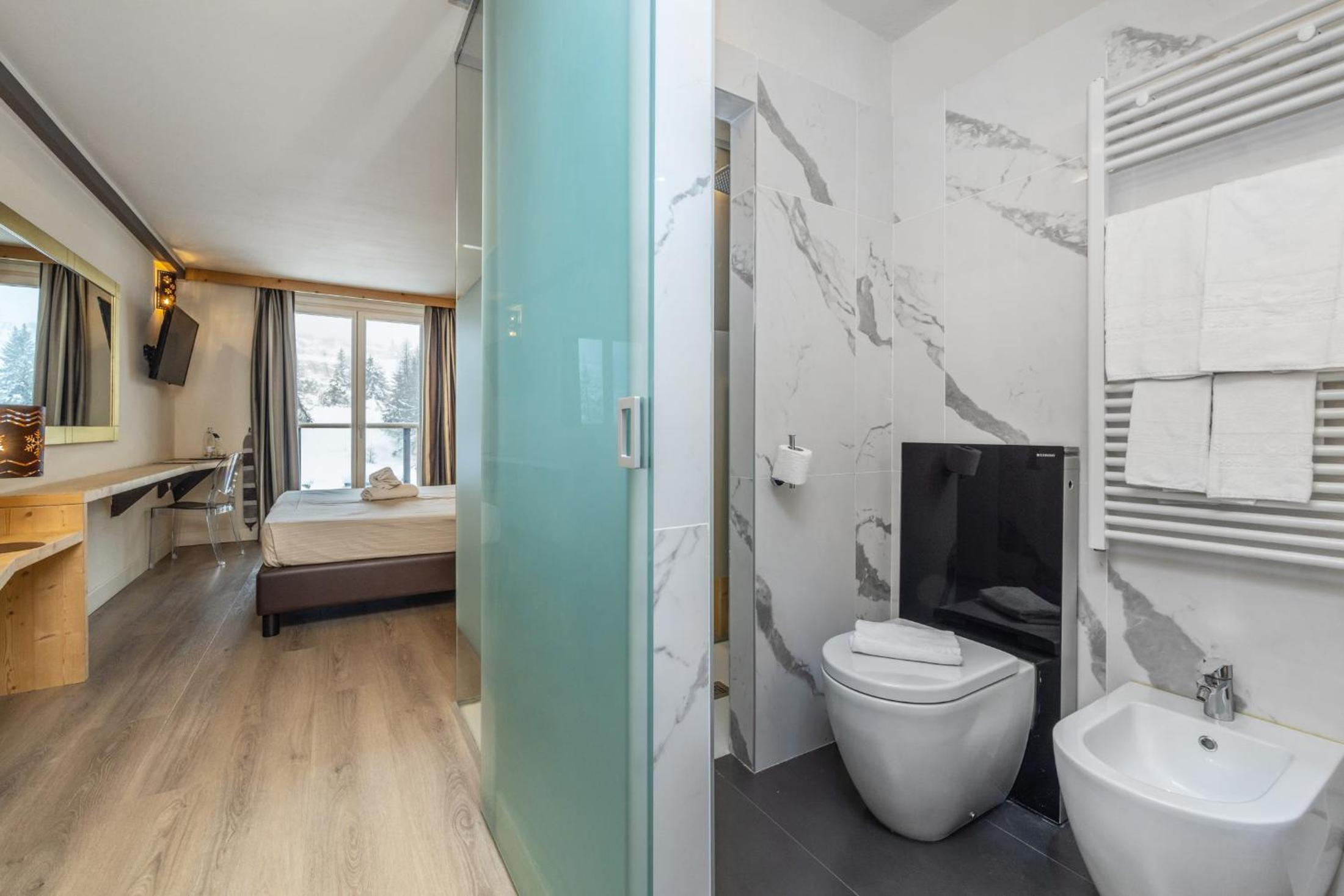 Double or Twin Room - Photo 4