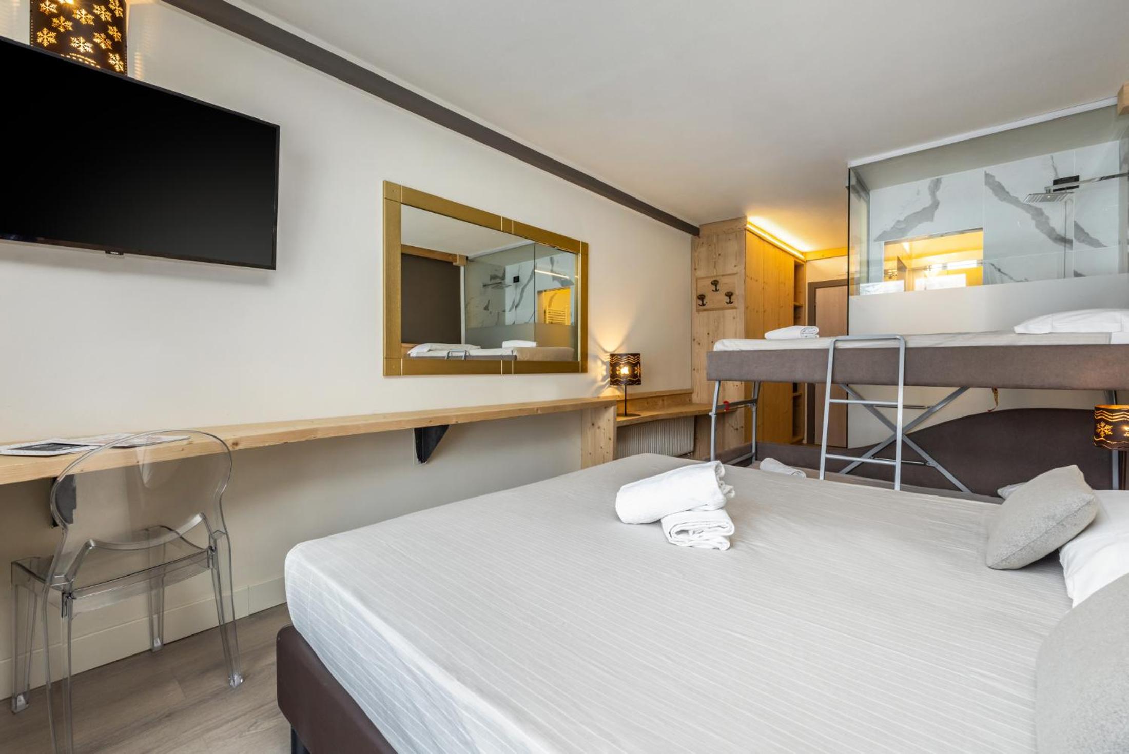 Quadruple Room - Photo 4
