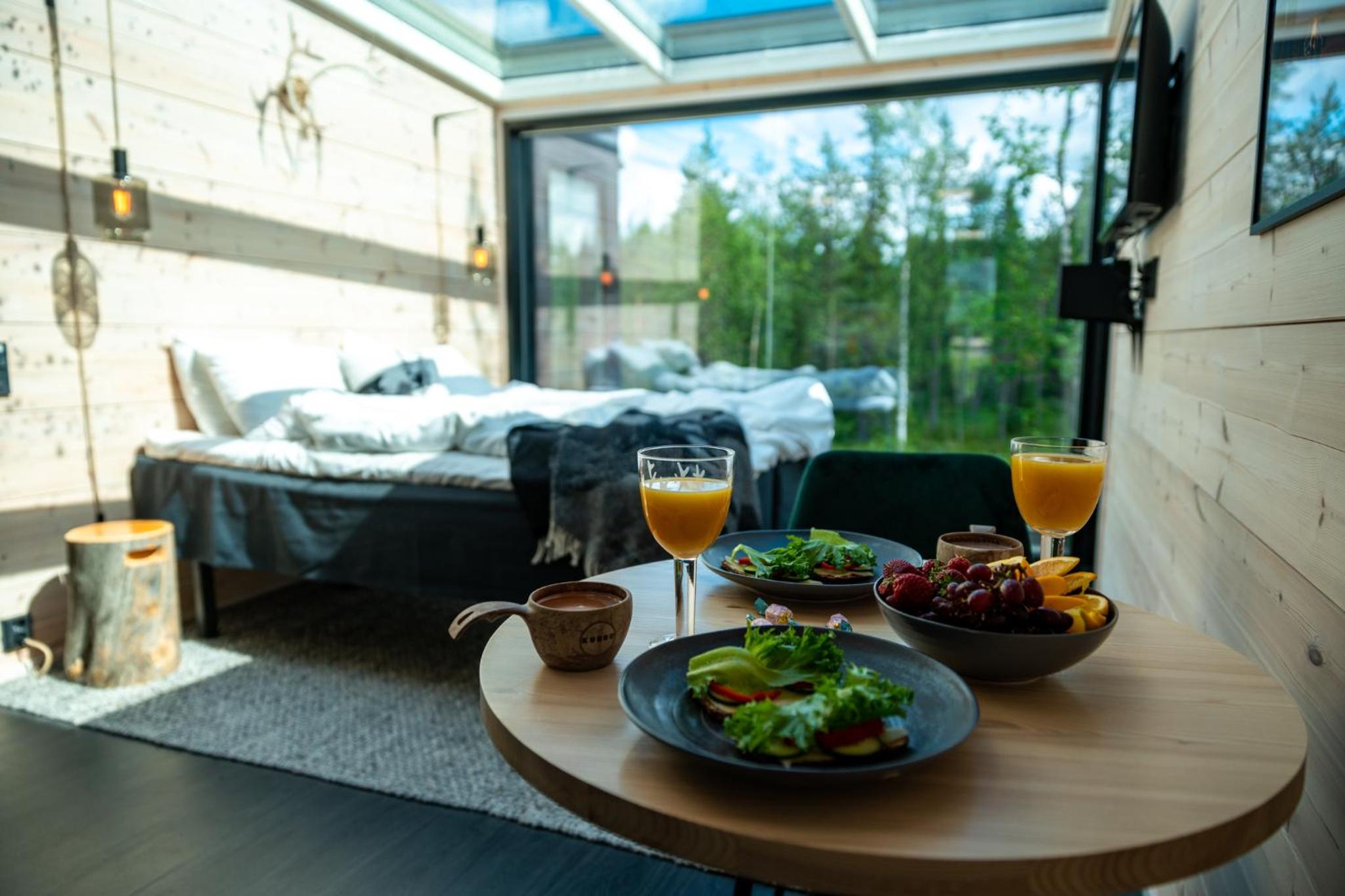 Suite - Photo 19