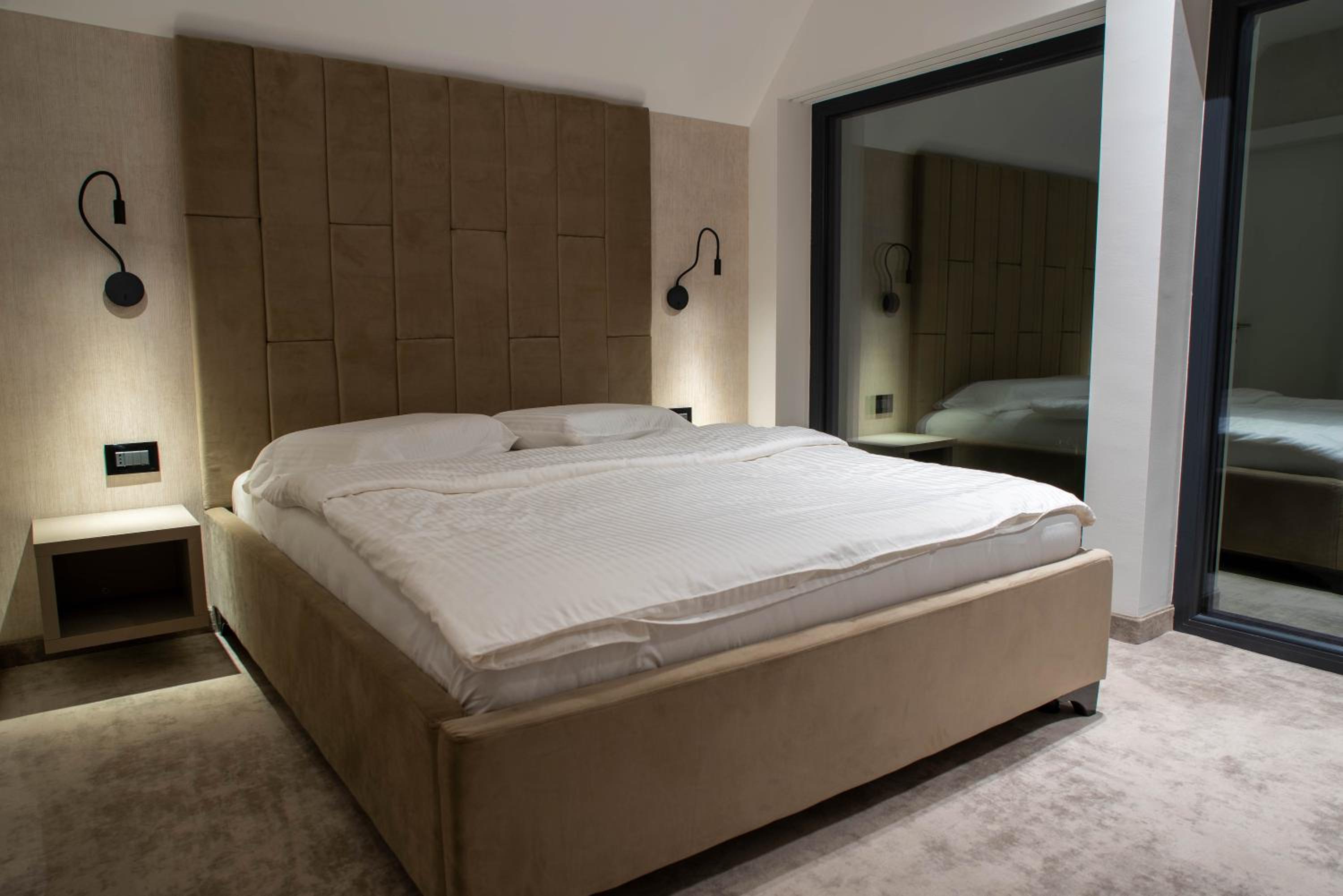Superior Deluxe Double or Twin Room  - Photo 21