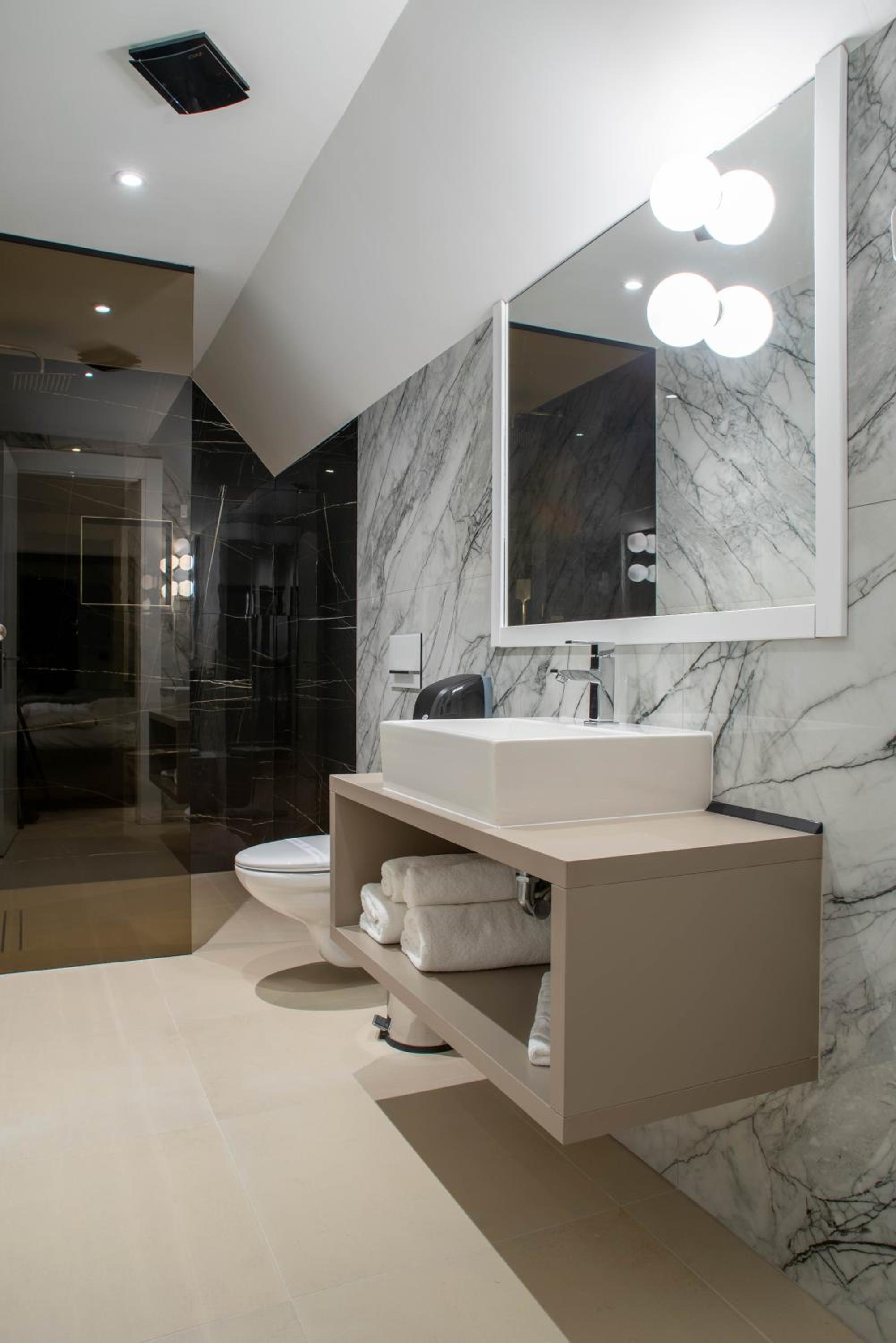 Superior Deluxe Double or Twin Room  - Photo 22