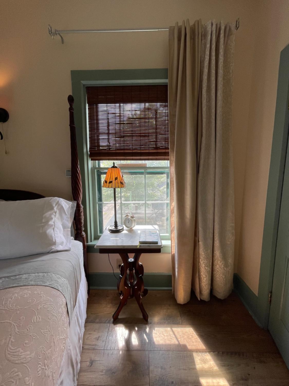 Queen Room photo 3