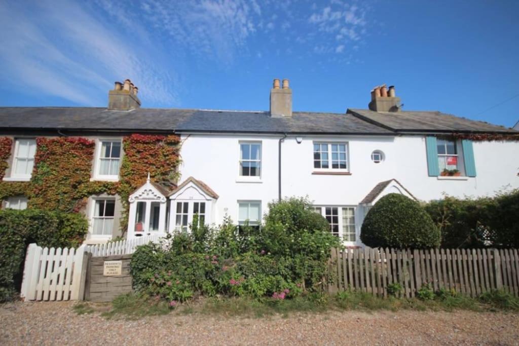 Three-Bedroom House photo 2