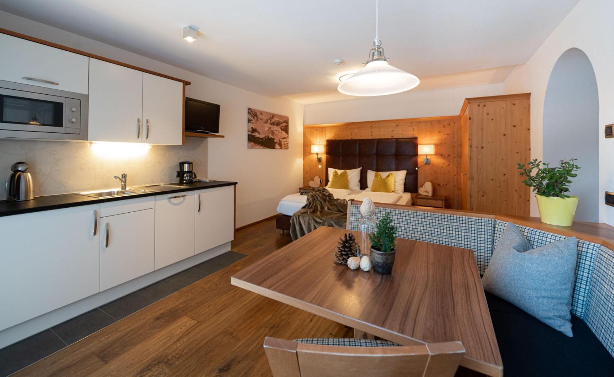 Studio (2 Adults)
