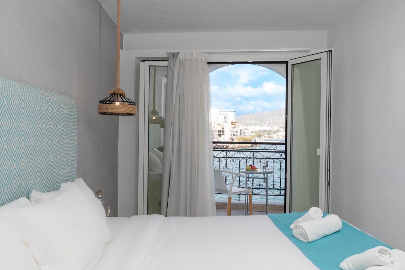 Double Room with Sea View - Photo 11