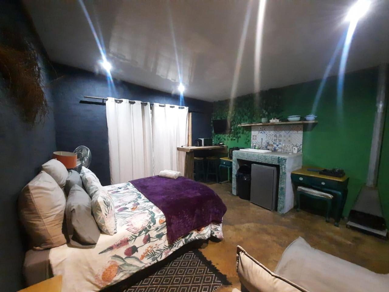 One-Bedroom Apartment - Photo 1