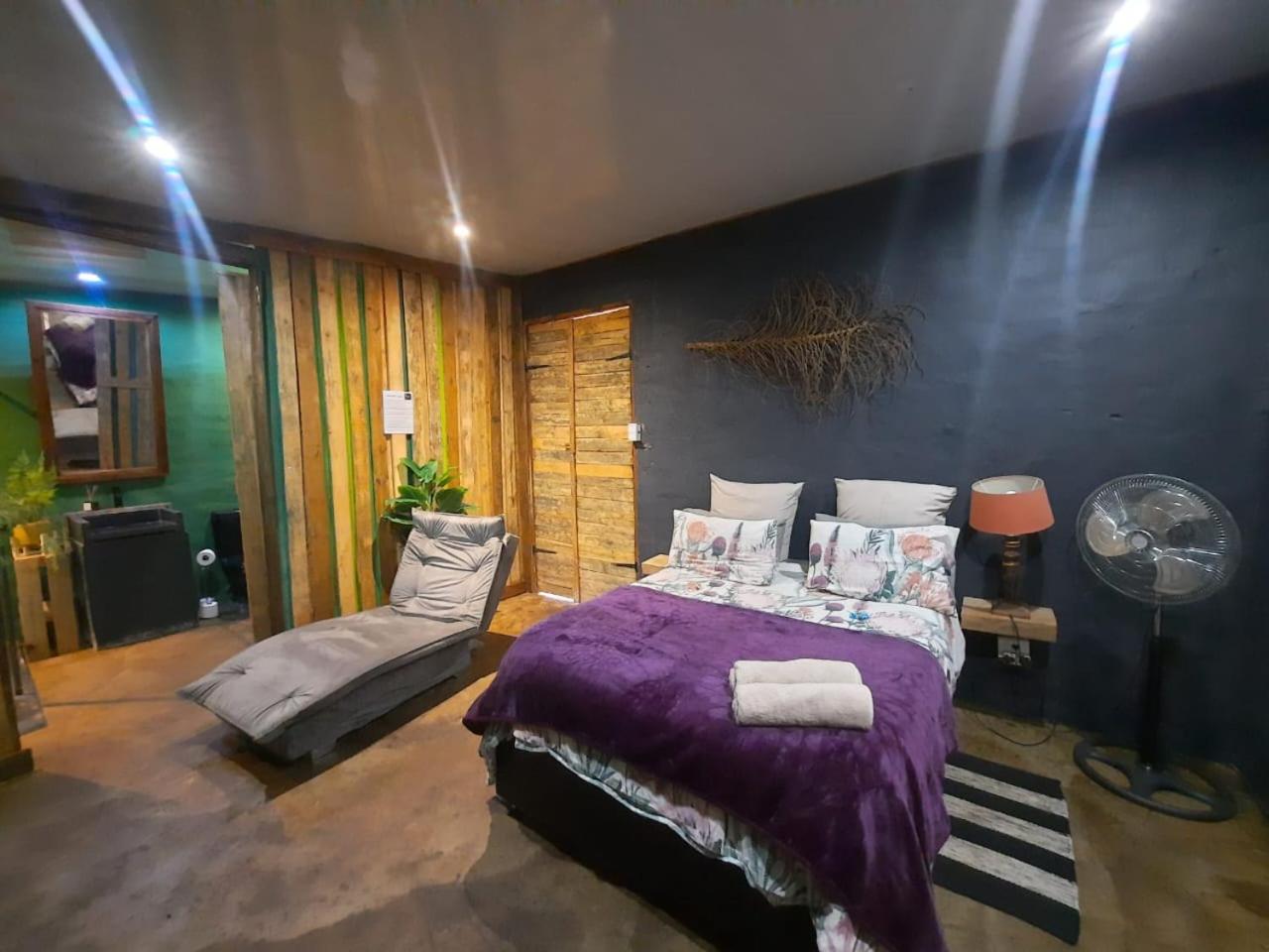 One-Bedroom Apartment - Photo 33