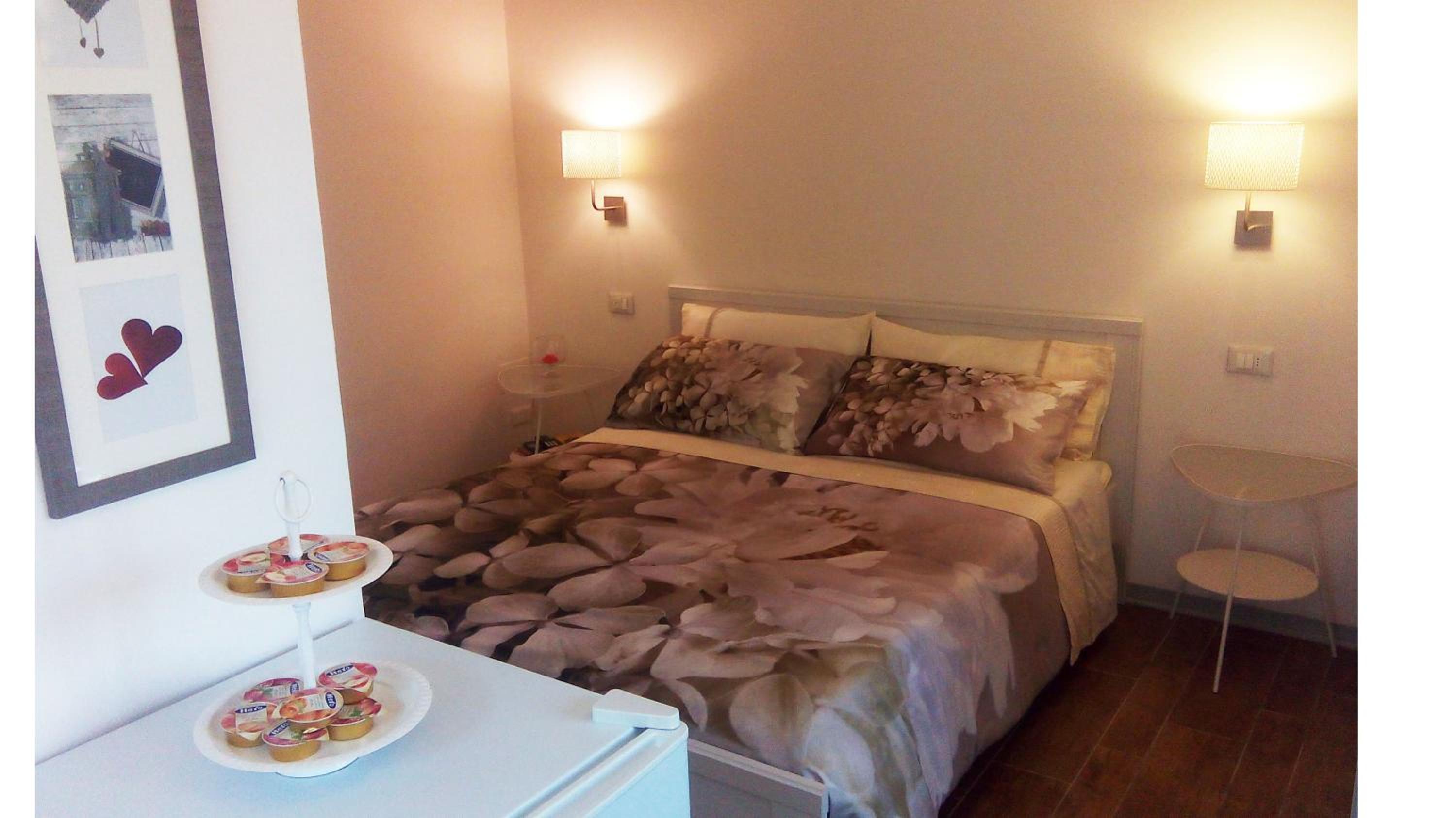 Double Room with Private Bathroom - Photo 1