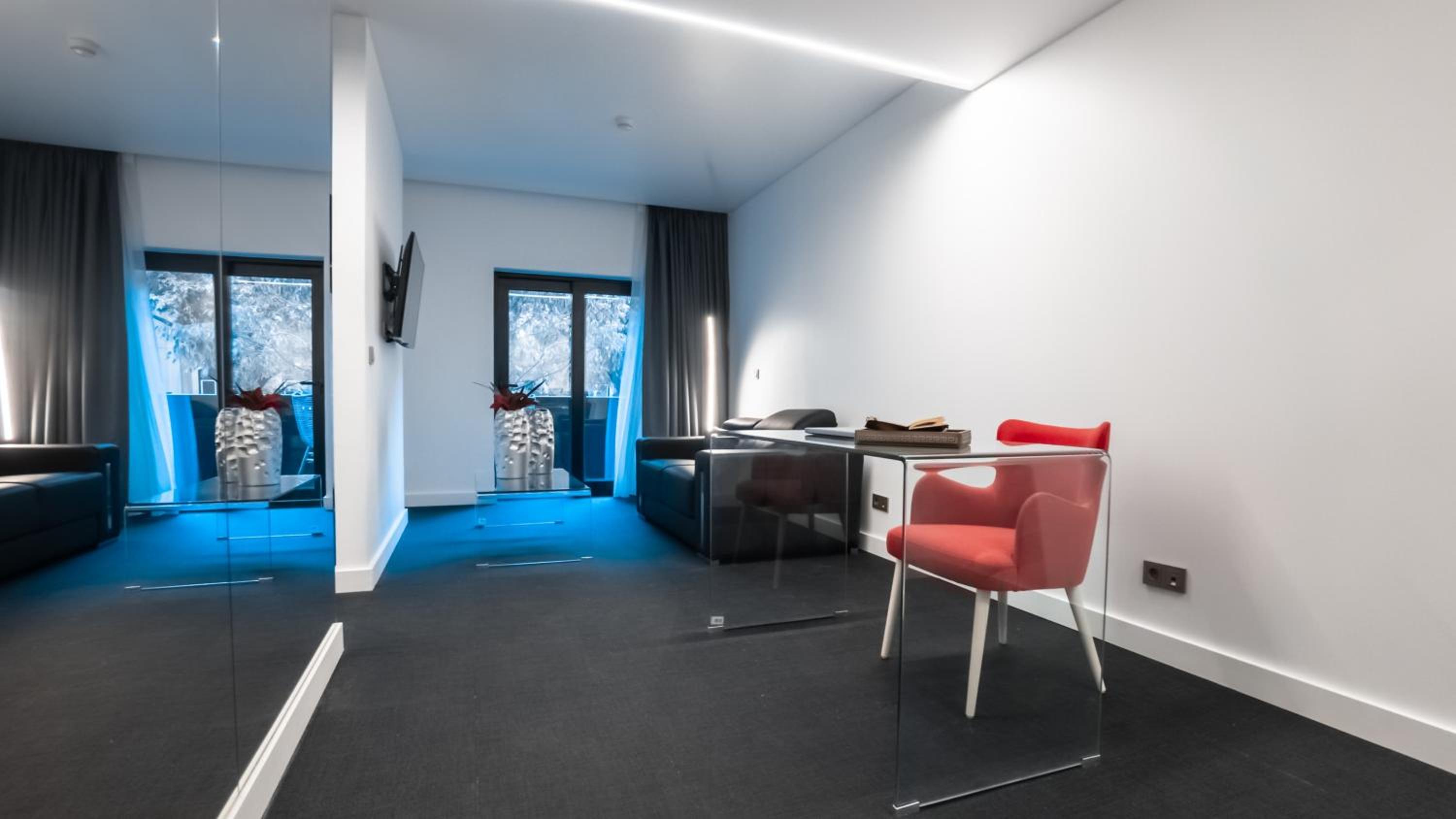 Suite - Photo 6