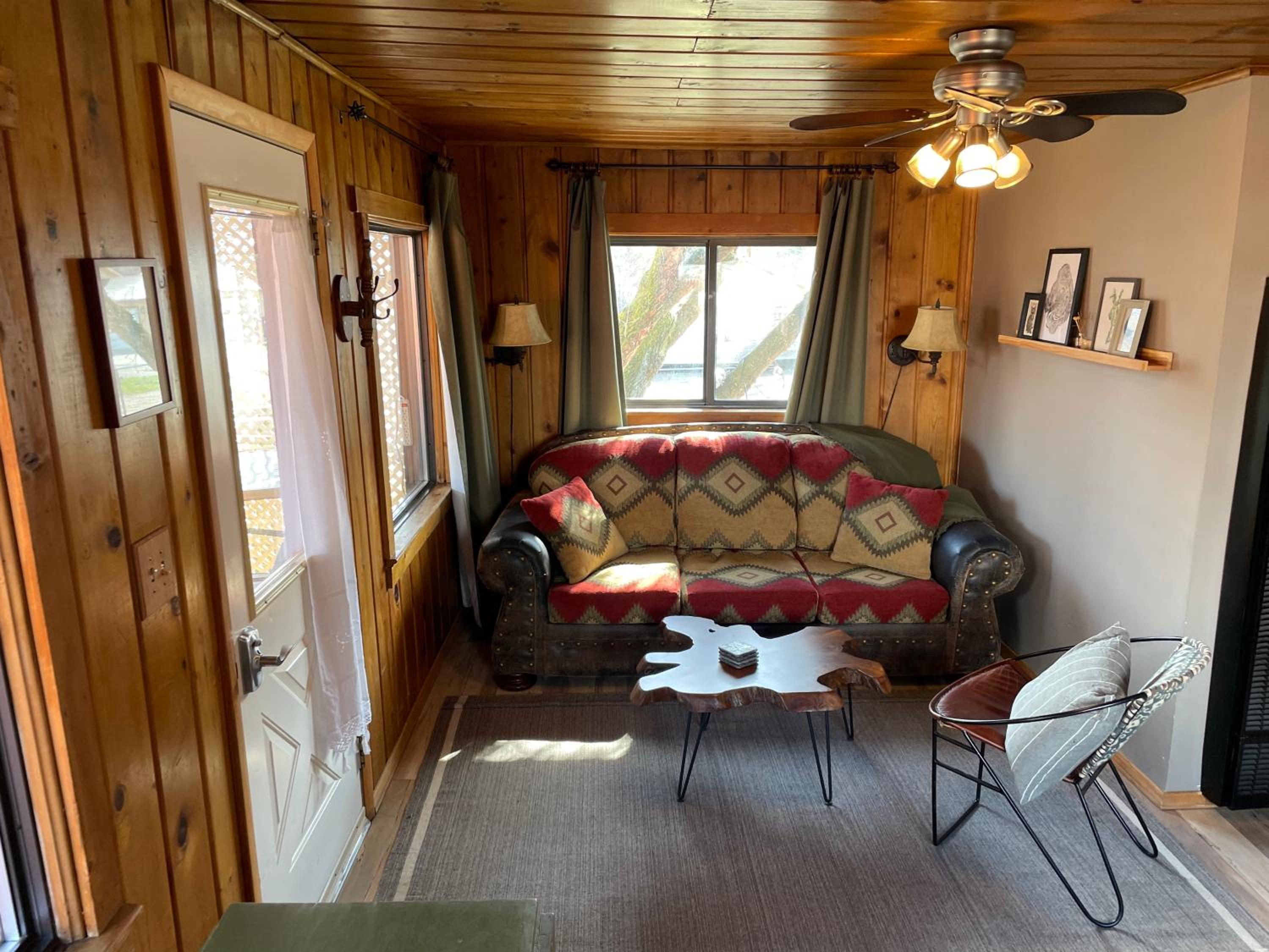 One-Bedroom House photo 2