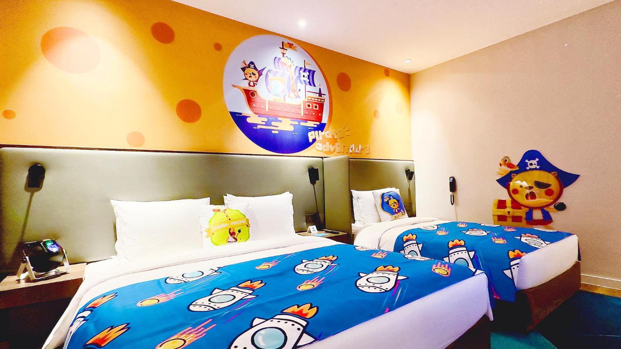 Standard Room with One King and One Single Bed - Kid Theme