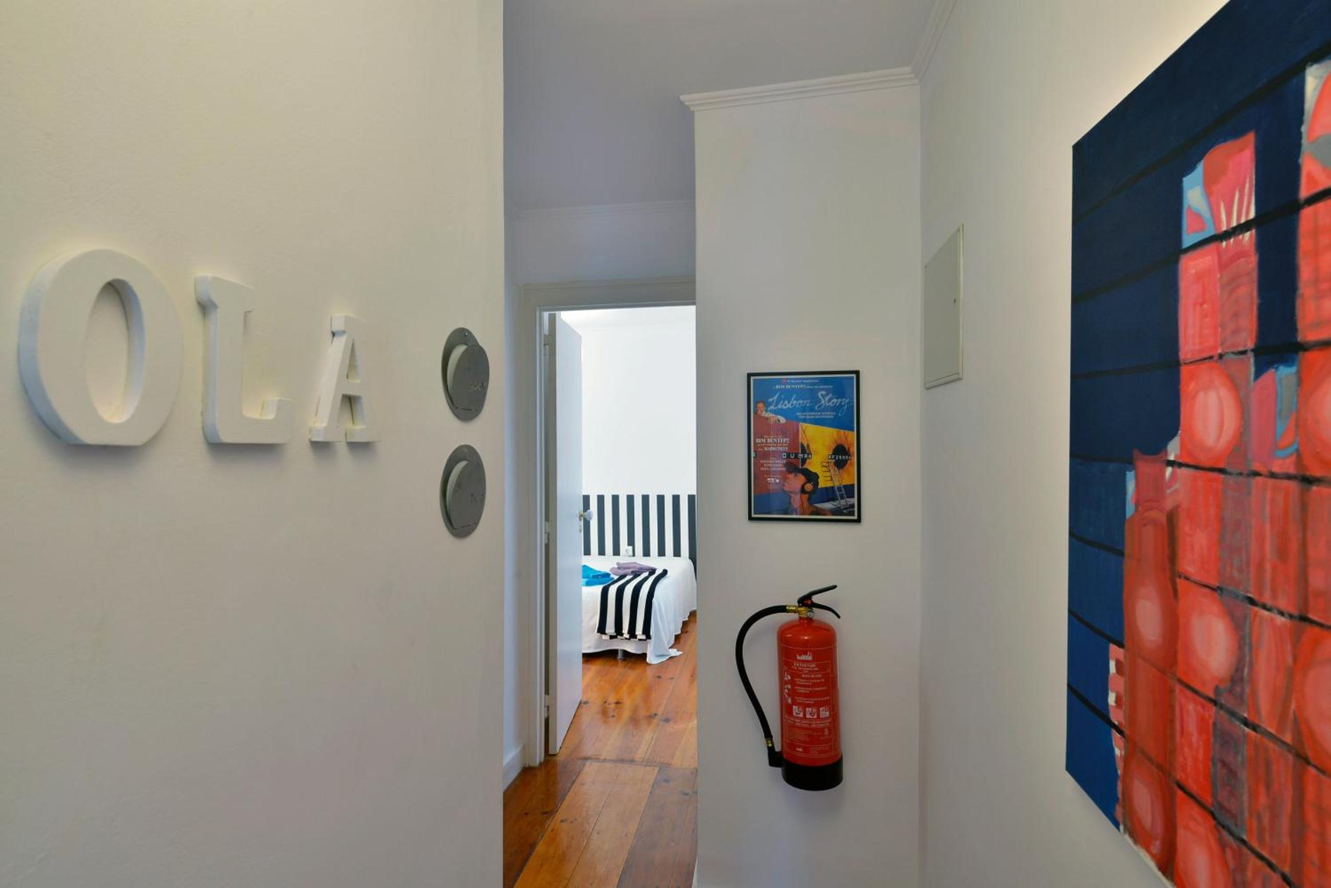 Two-Bedroom Apartment - Photo 2