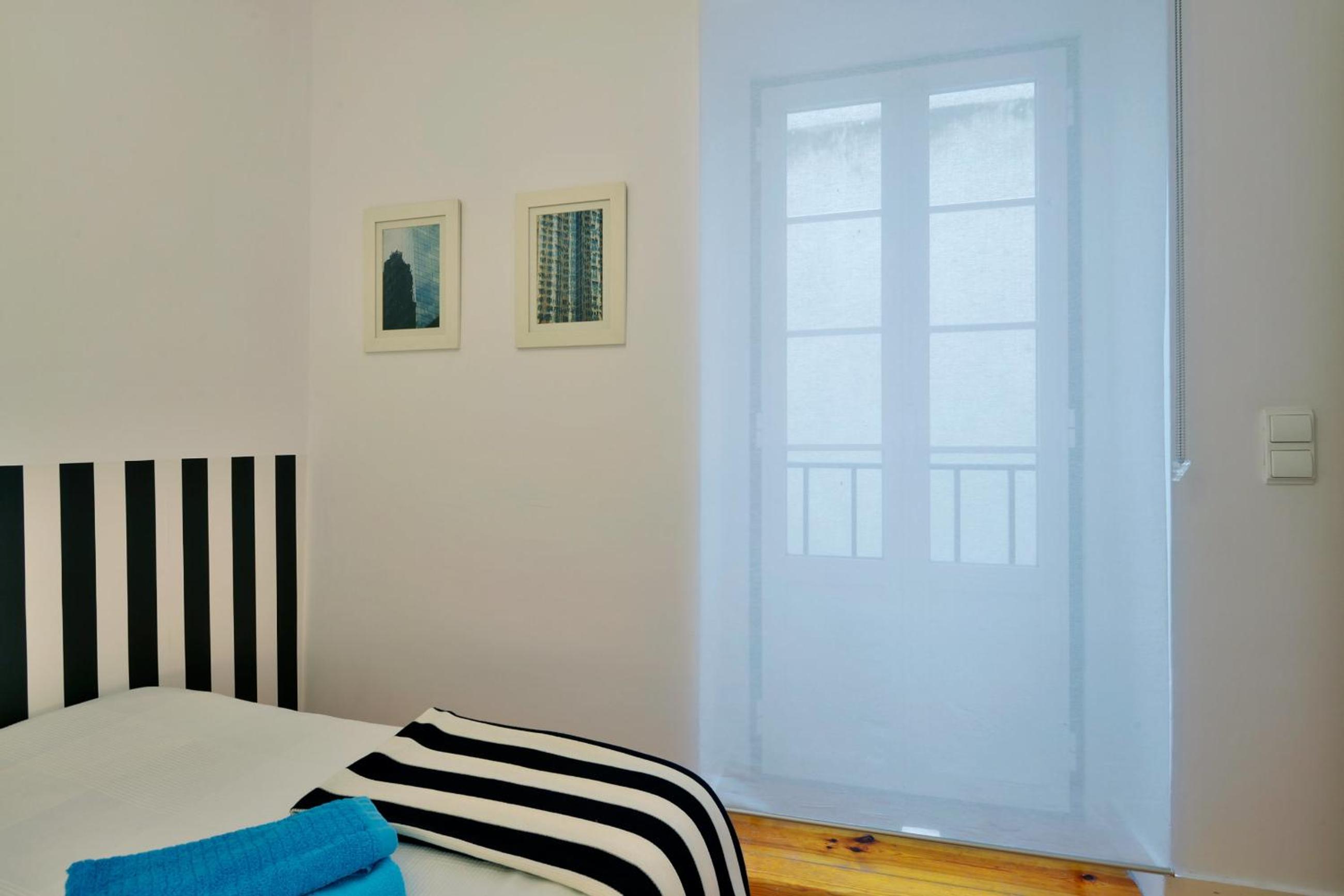 Two-Bedroom Apartment - Photo 3