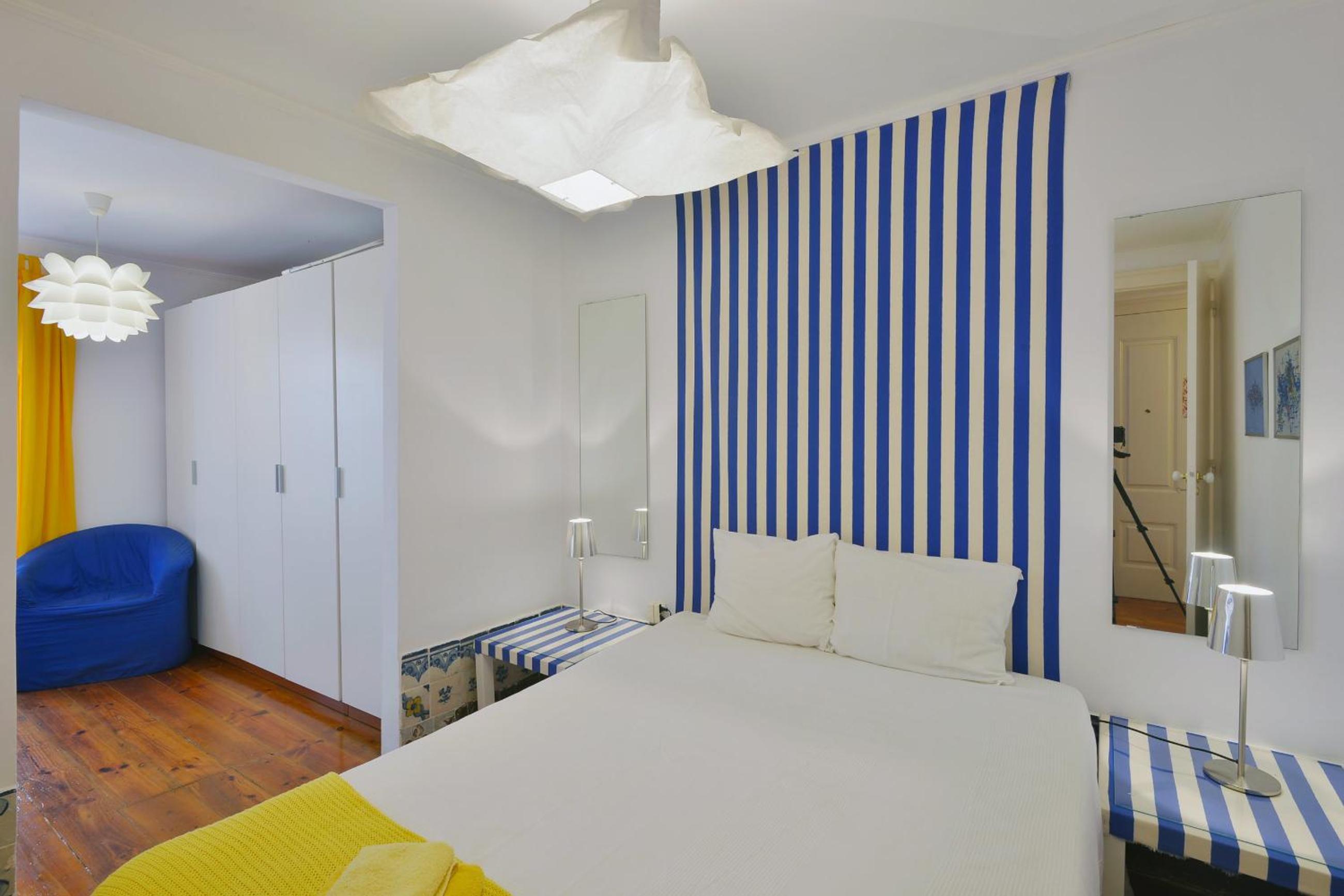 Two-Bedroom Apartment - Photo 11