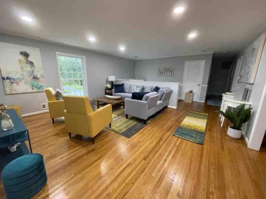 Family Room photo 3