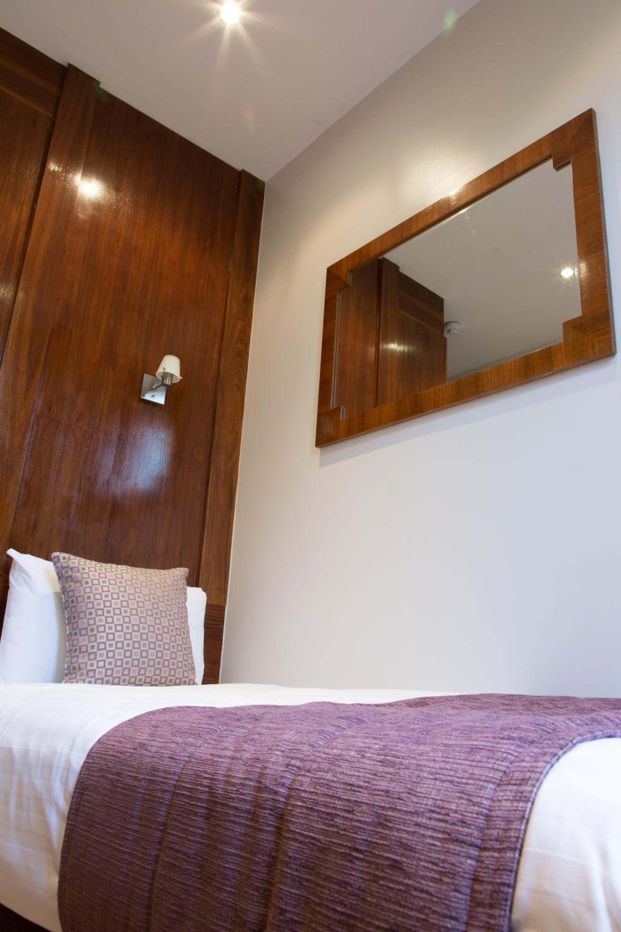 Single Room photo 3