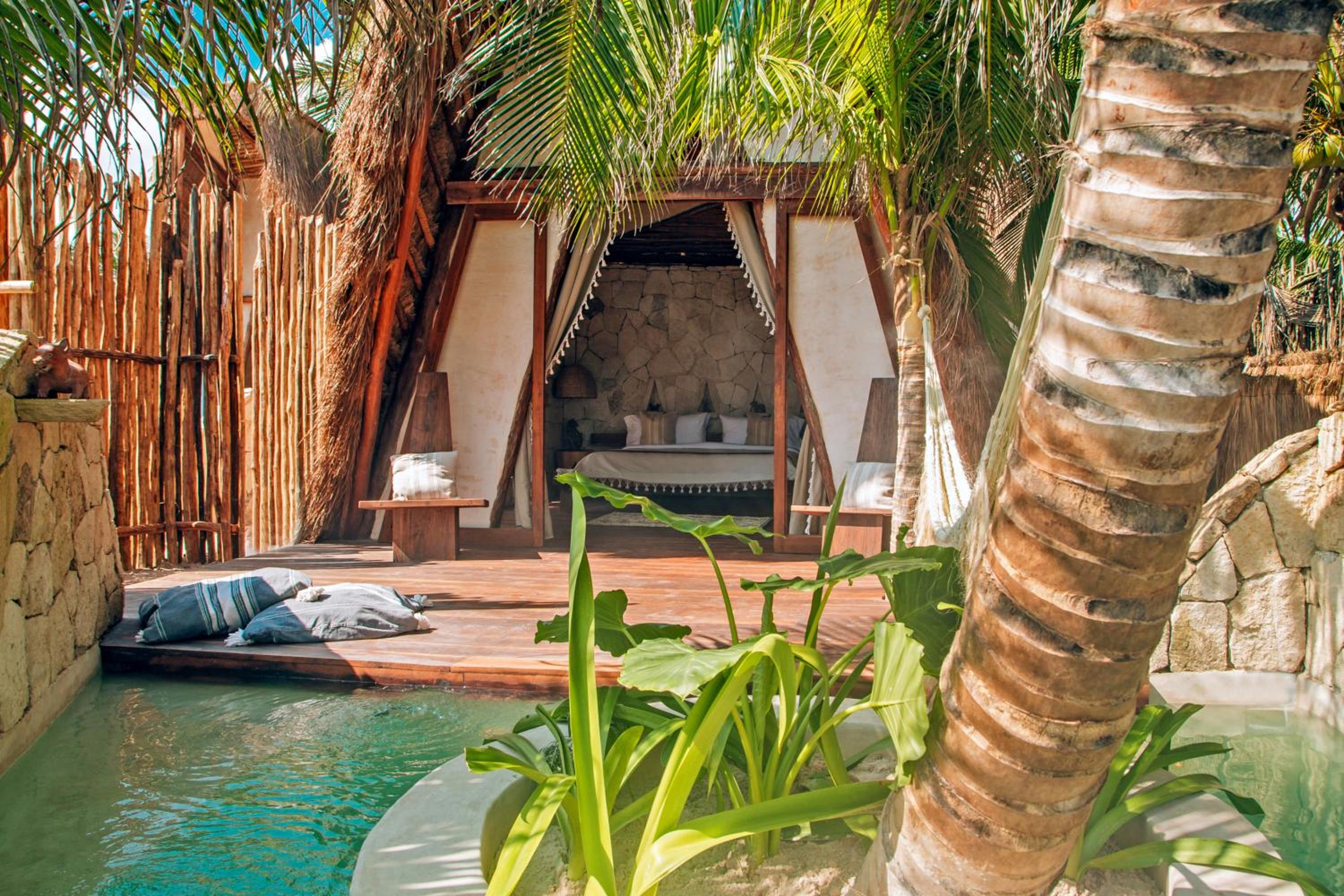 Oceanfront Suite with Plunge Pool