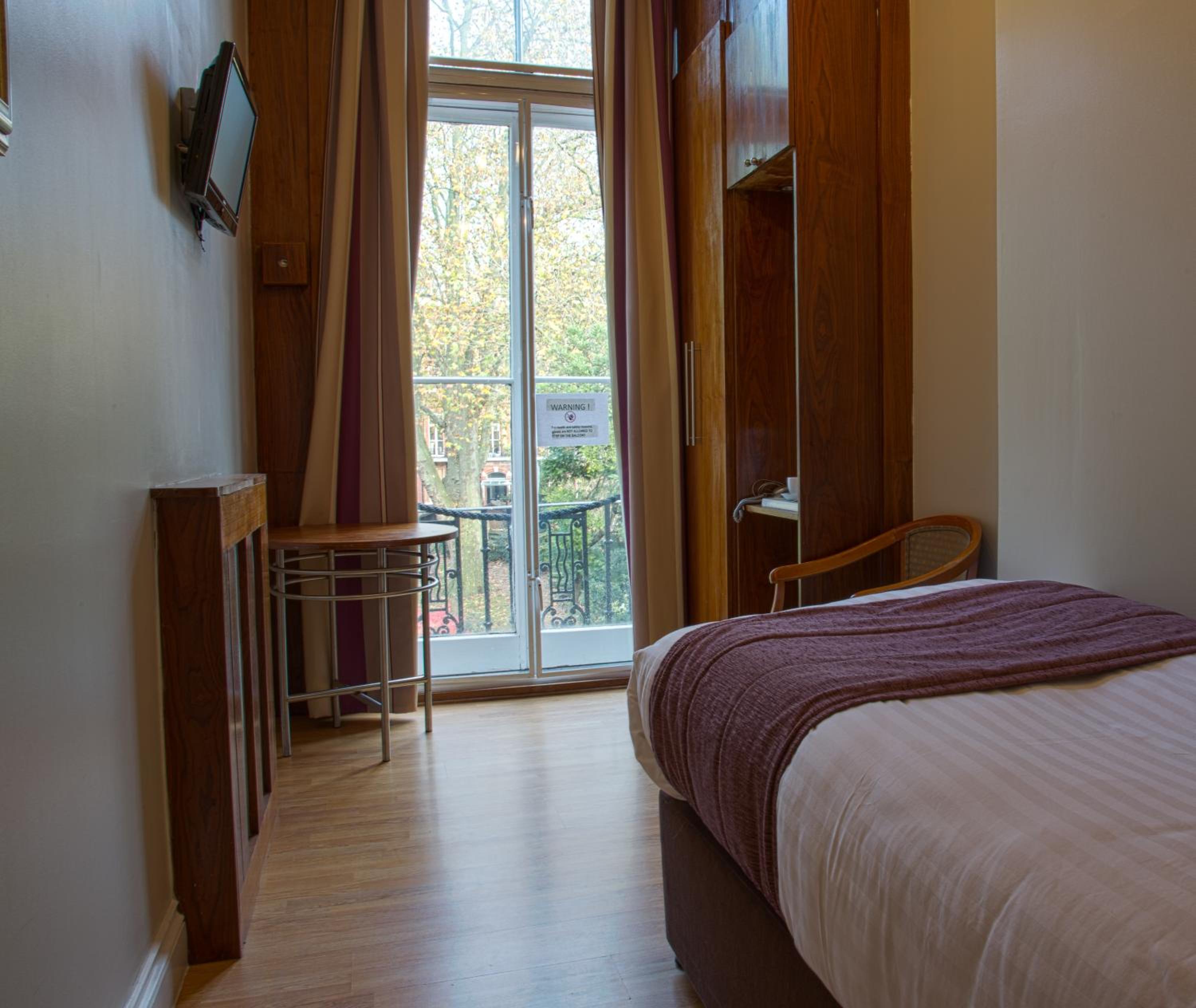 Single Room photo 2