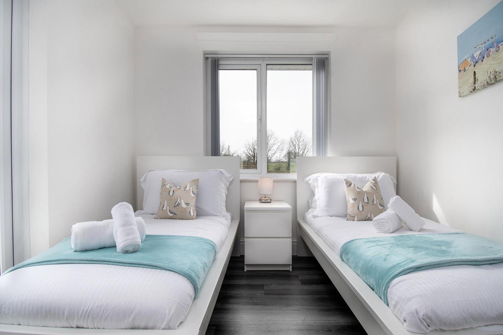 Five-Bedroom House photo 1