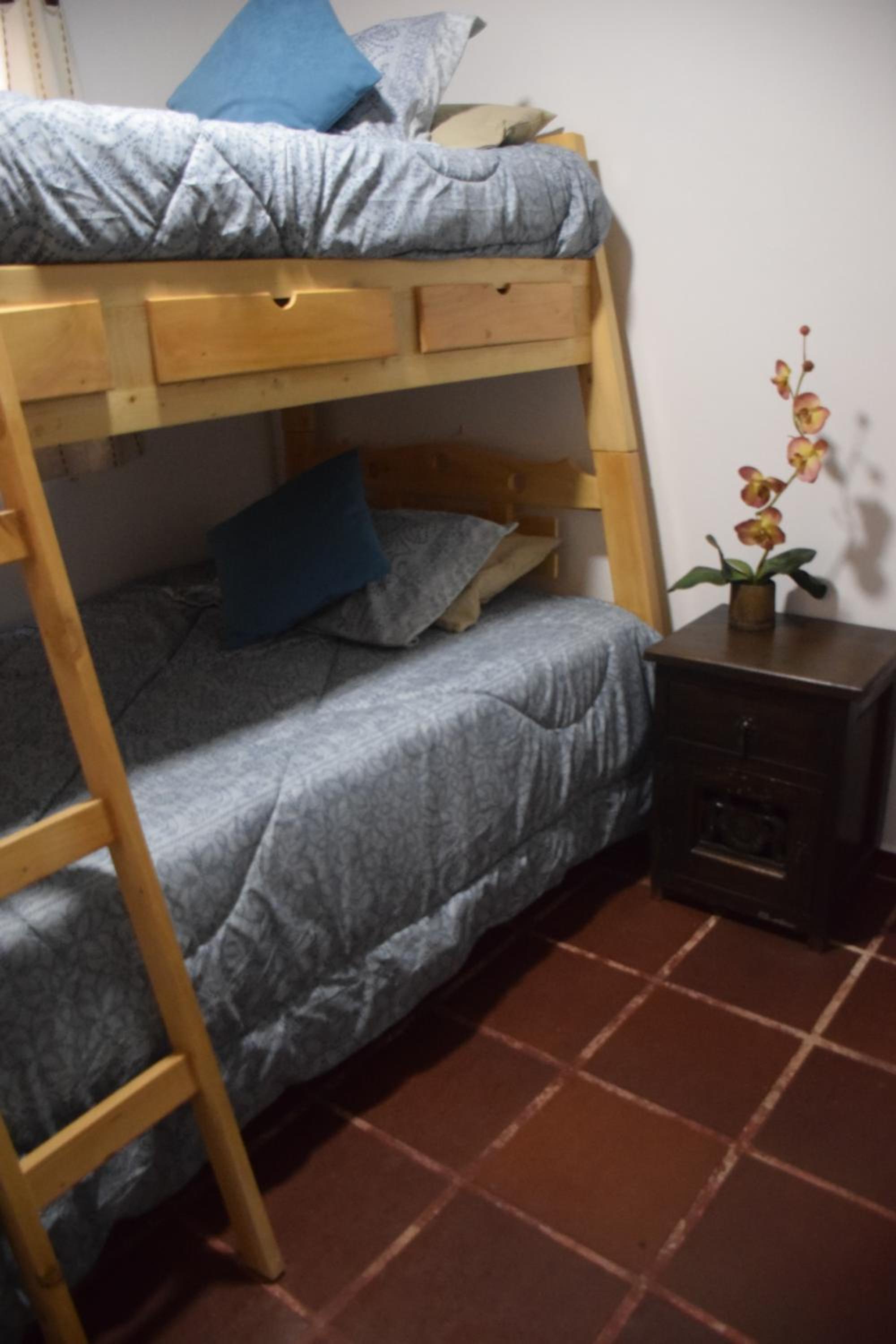Economy Triple Room With Shared Bathroom photo 2