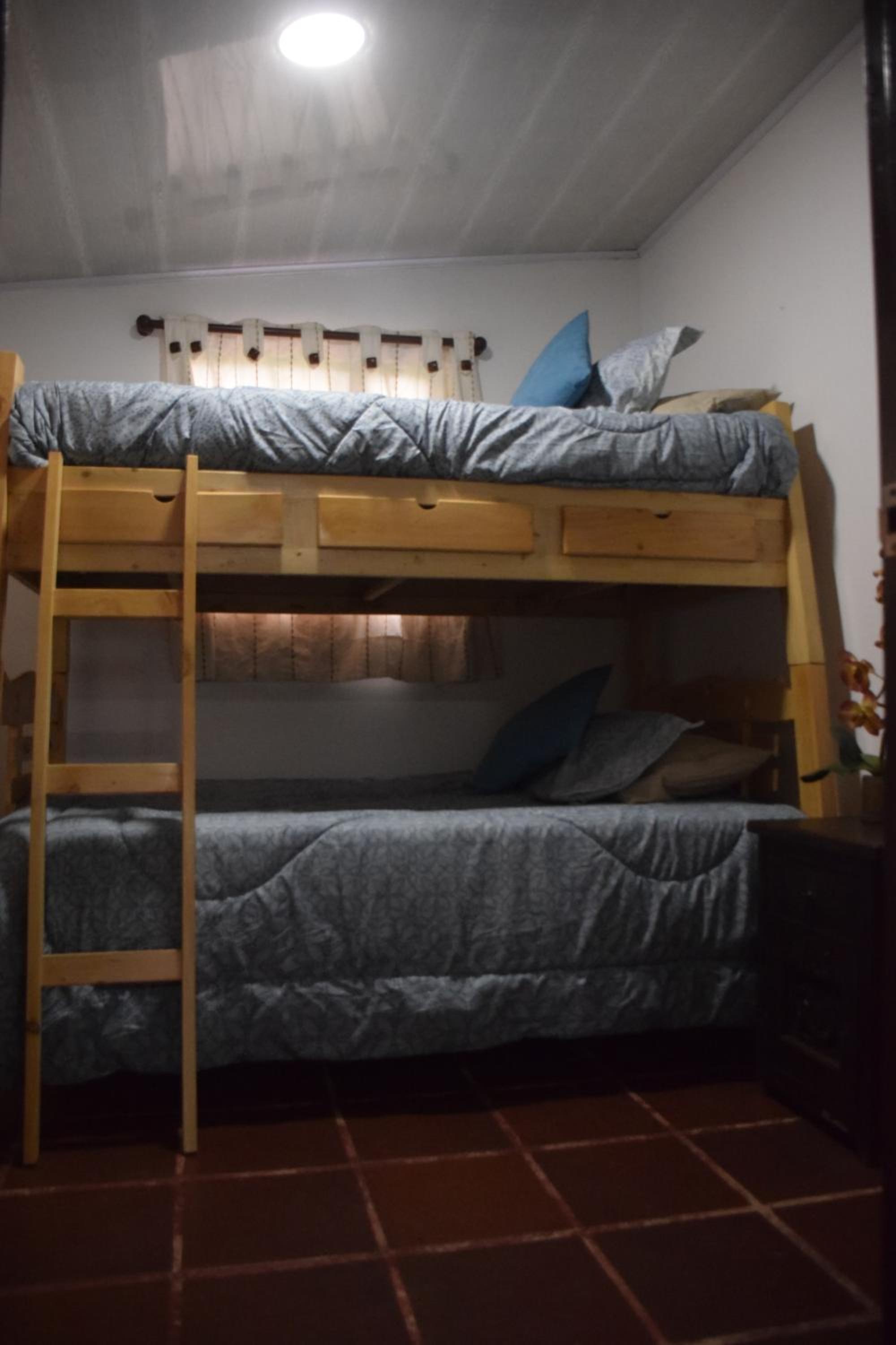 Economy Triple Room With Shared Bathroom photo 1