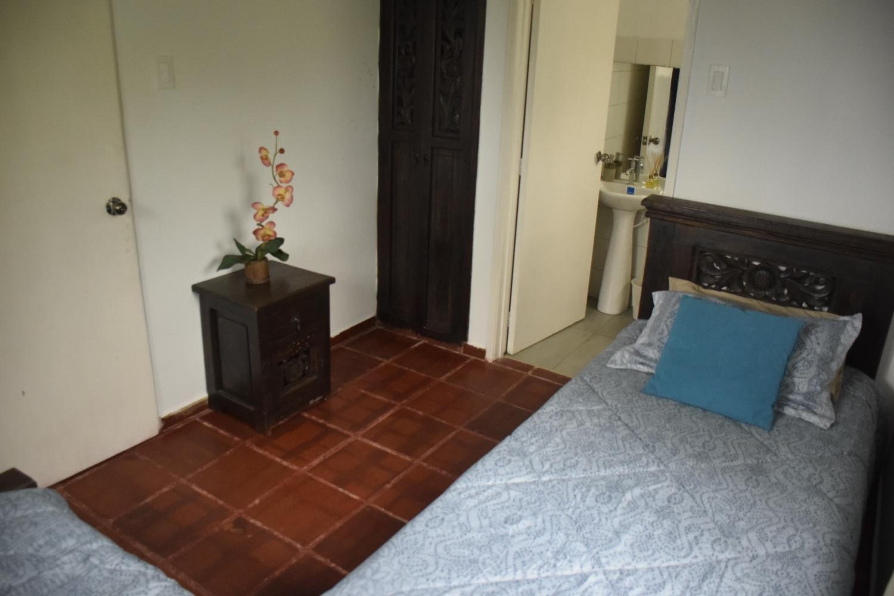 Budget Double Room photo 3