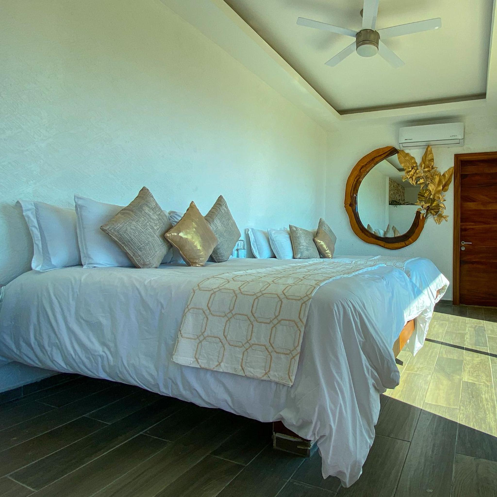 Junior Suite with Balcony - Photo 6