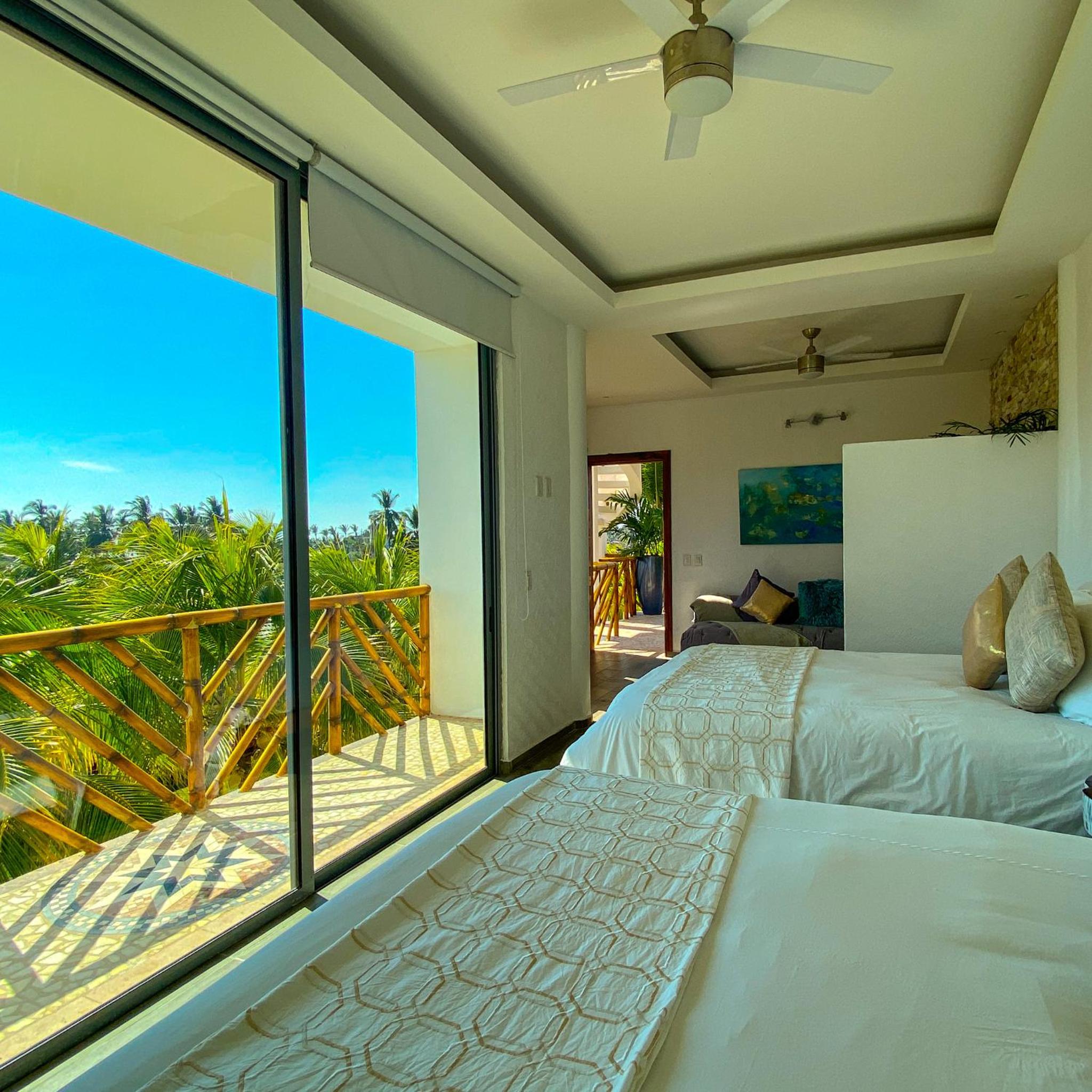 Junior Suite with Balcony - Photo 2