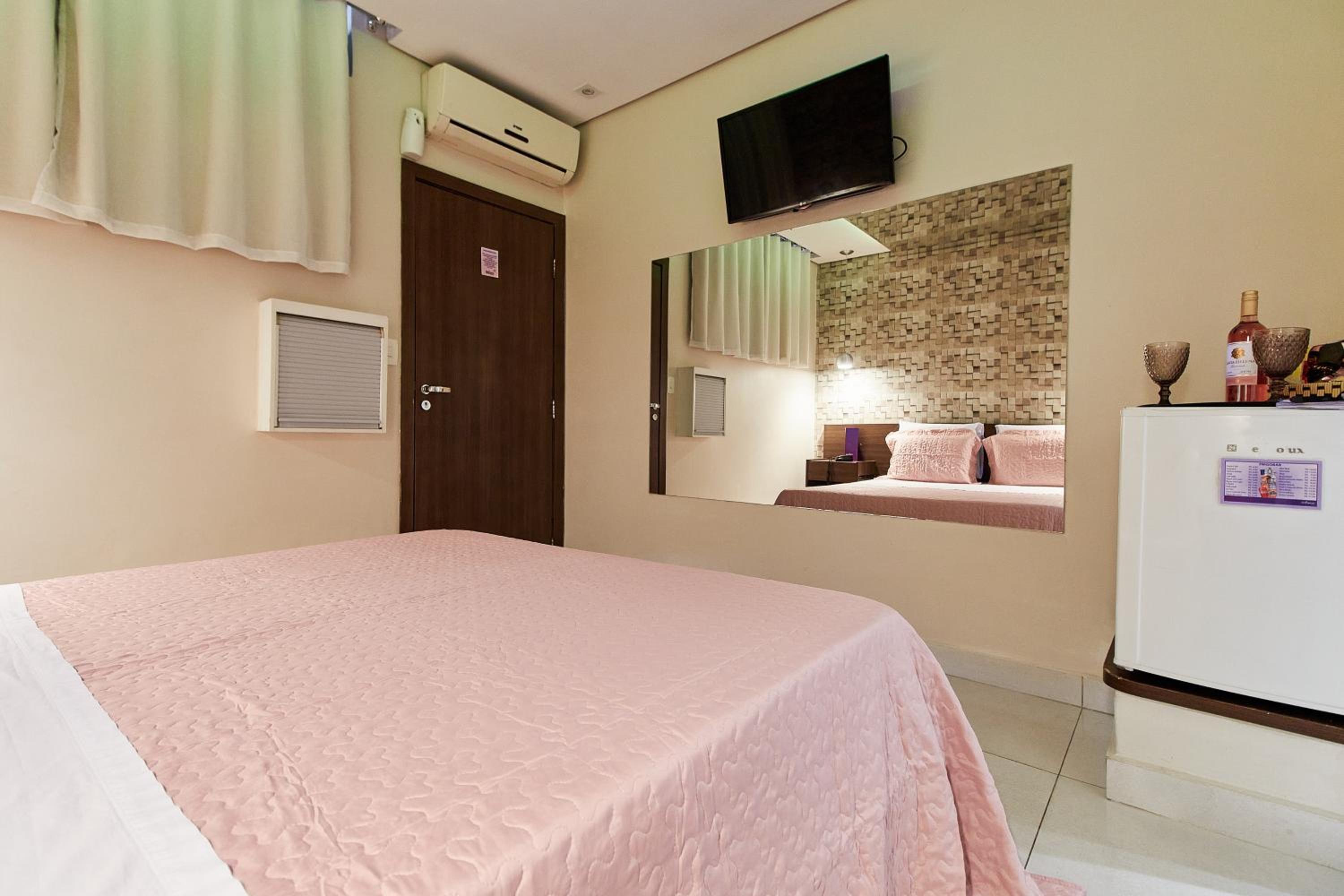 Standard Suite - Photo 3