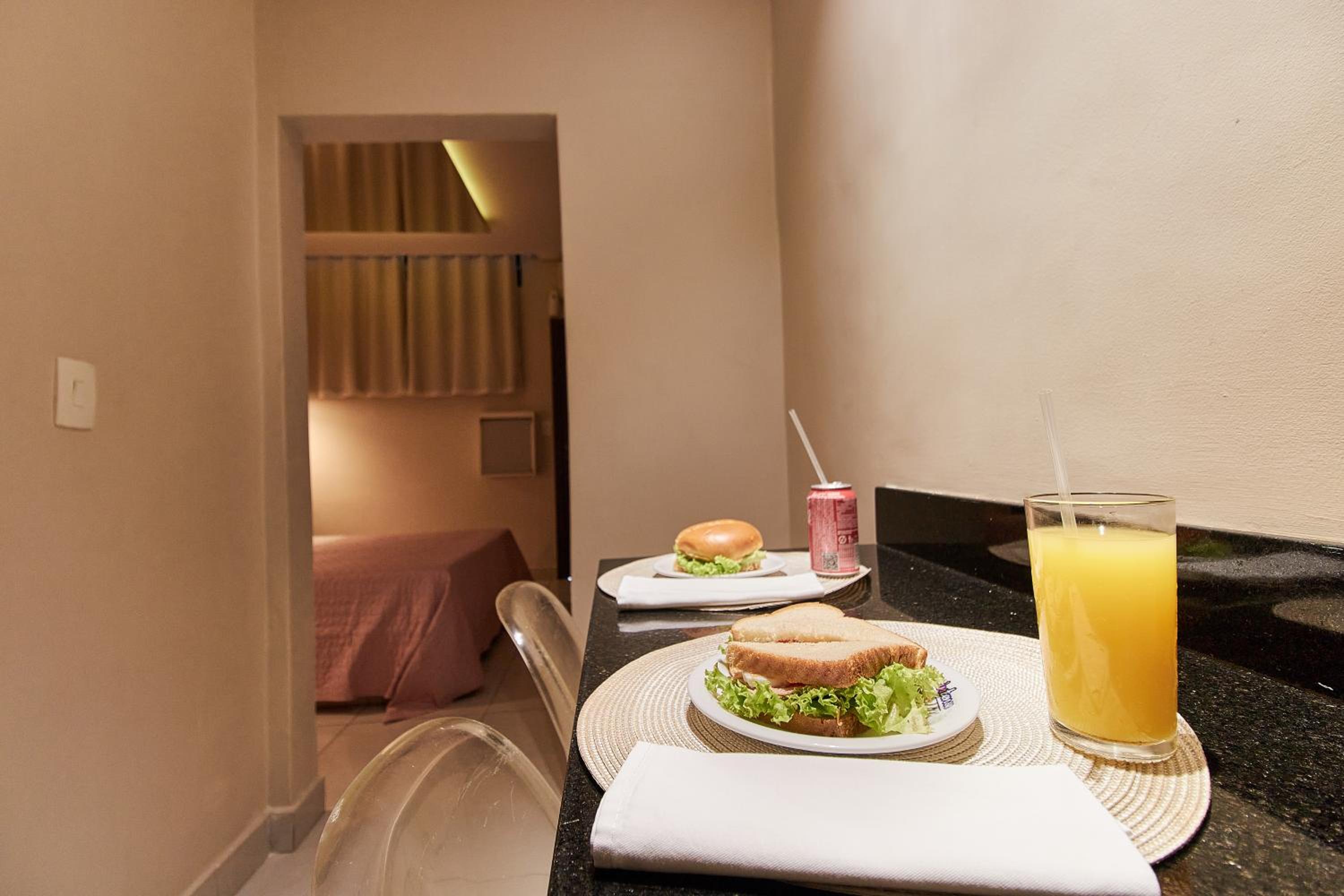 Standard Suite - Photo 4