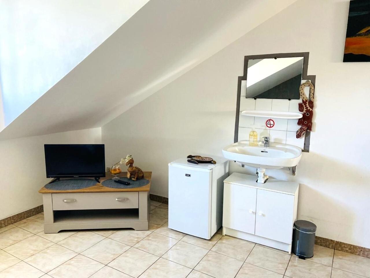 Double Room with Shared Bathroom, photo 7