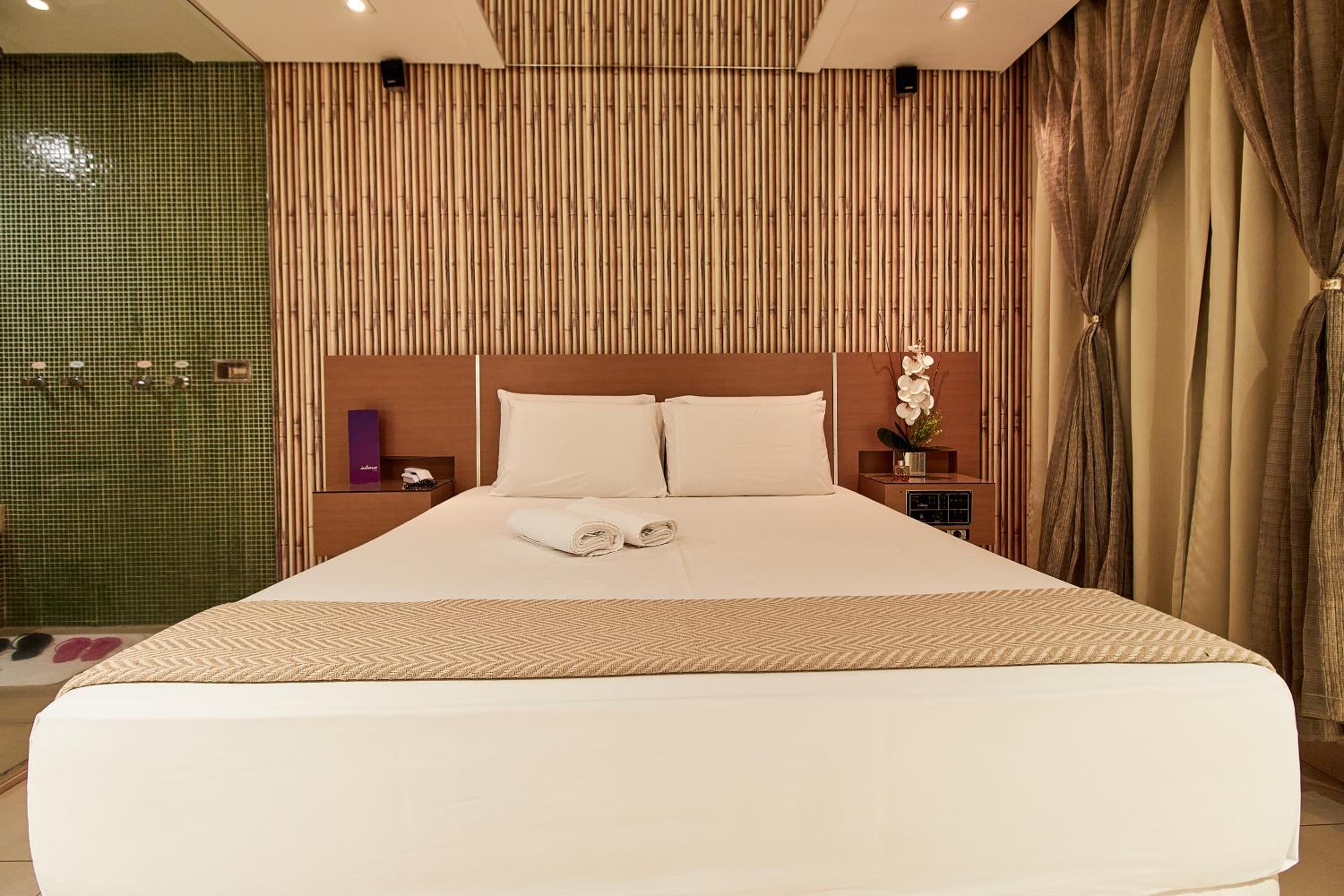 Deluxe Suite - Photo 1
