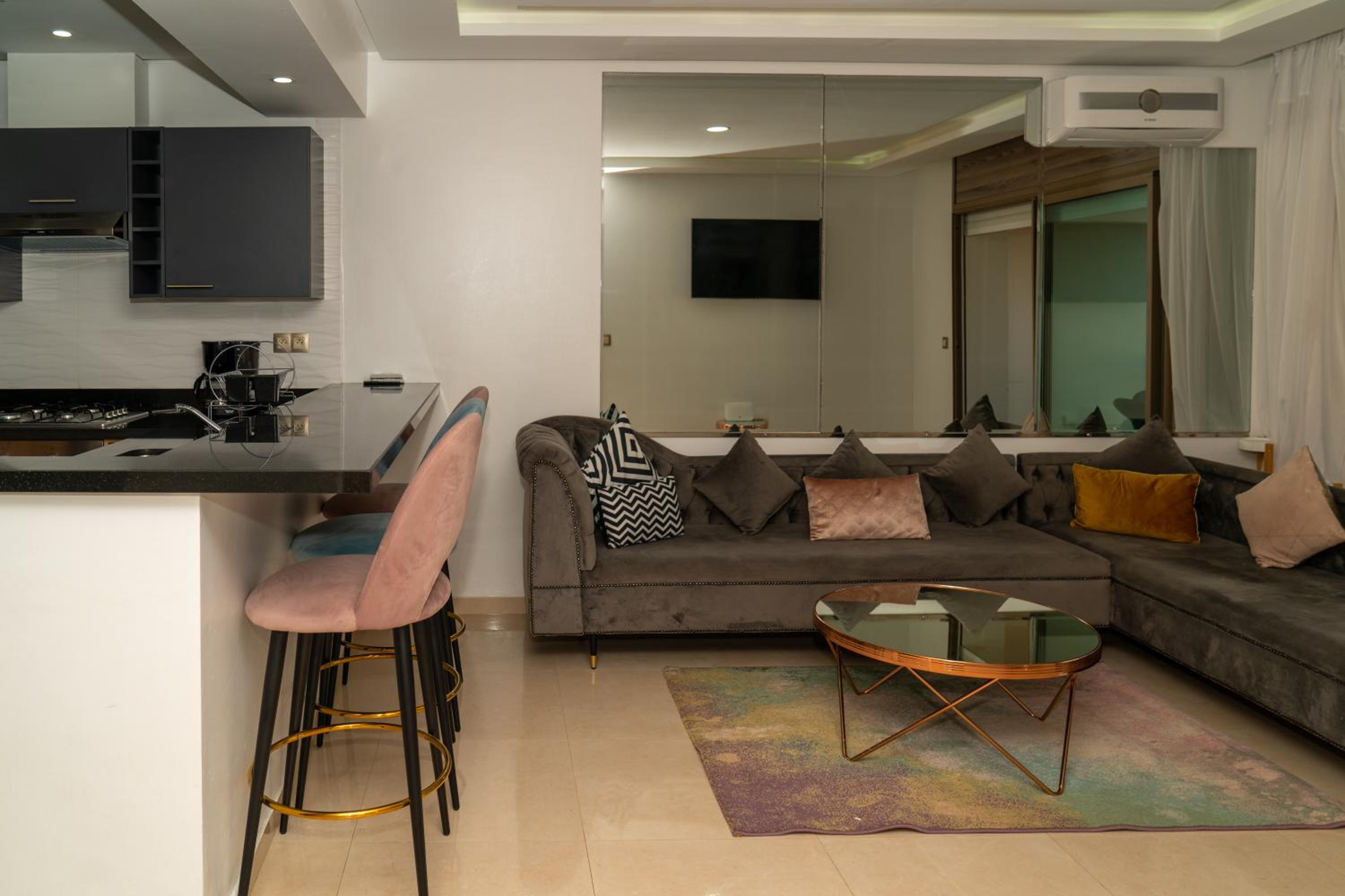 Apartment with Garden View - Photo 8