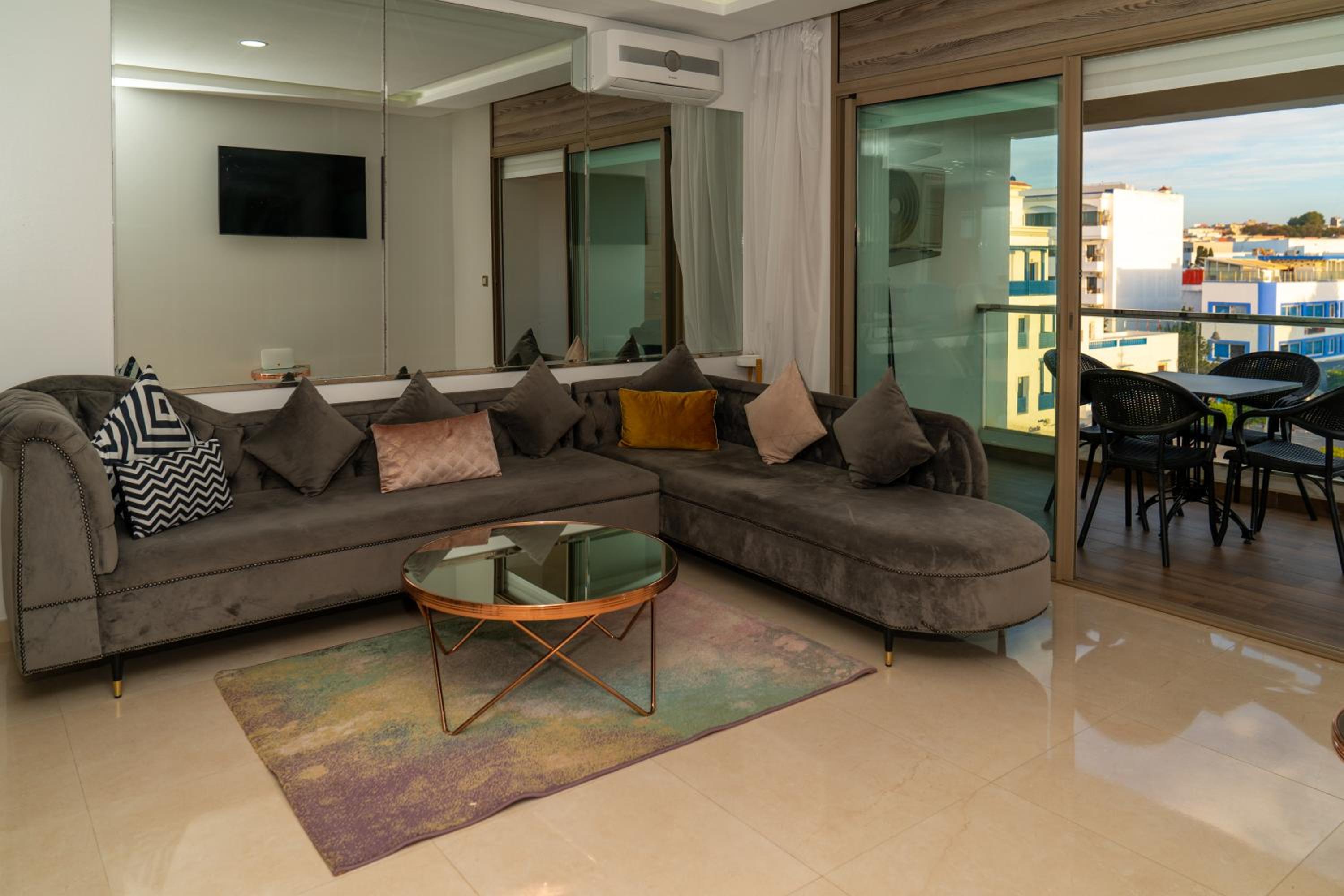 Apartment with Garden View - Photo 9