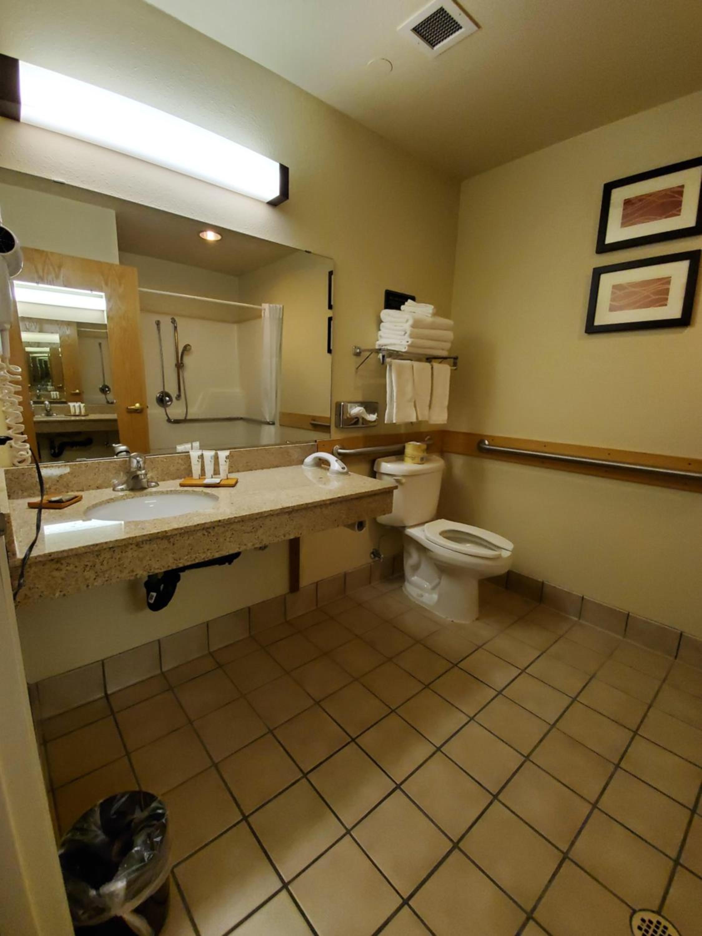 Queen Room - Disability Access/Non-Smoking - Photo 2