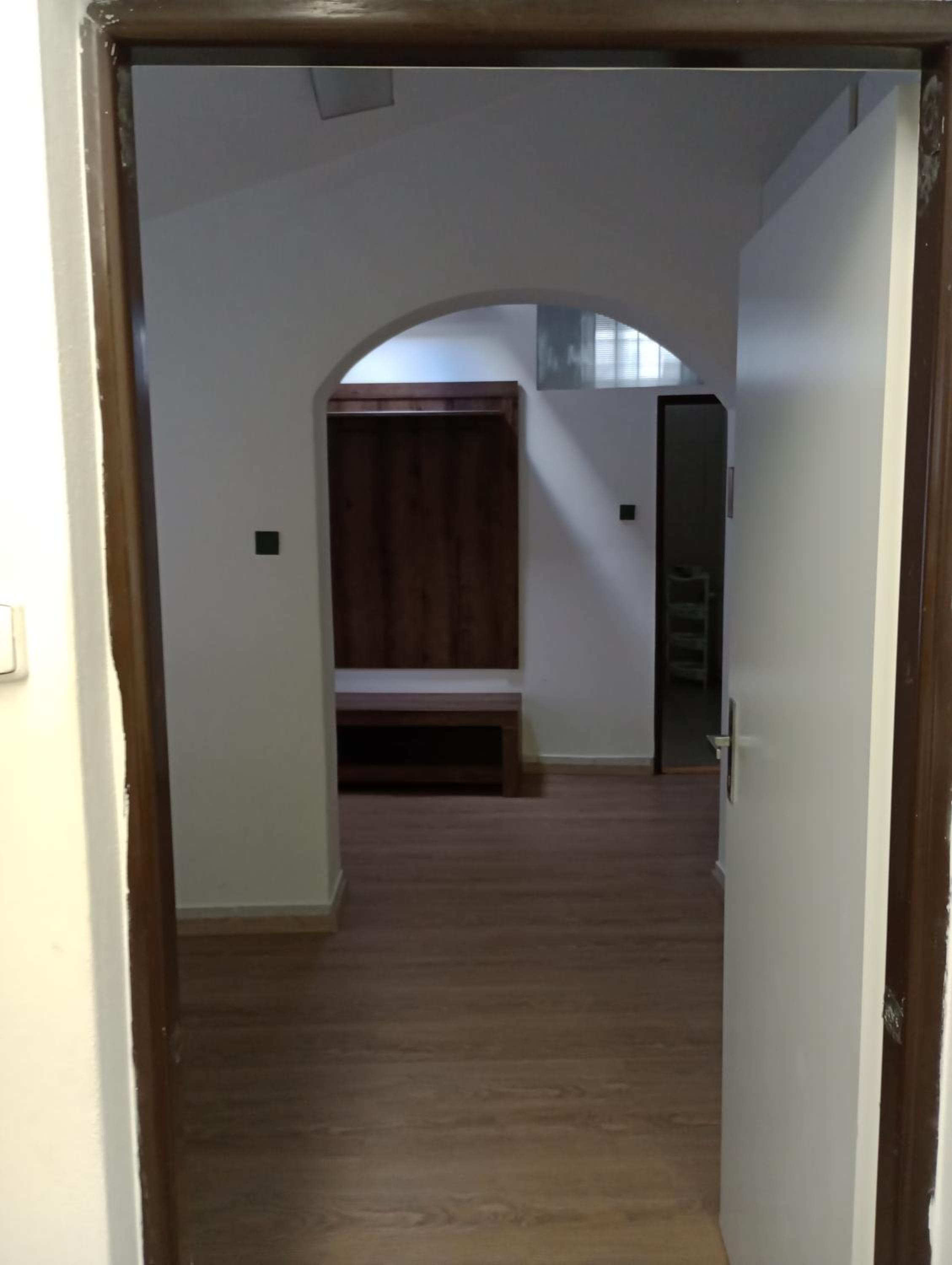 Apartment with Shower - Photo 8