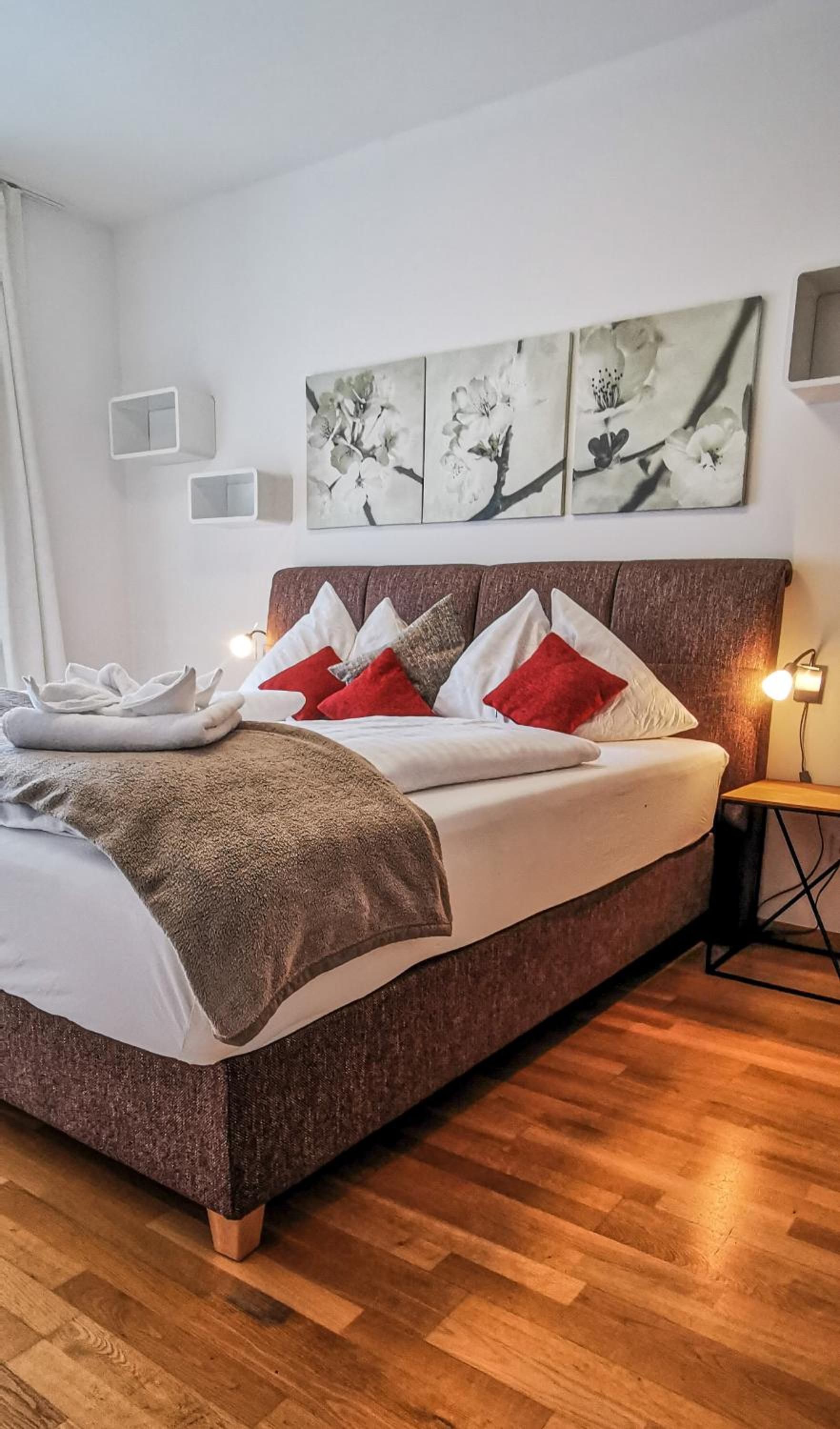 Deluxe Two-Bedroom Apartment with Terrace photo 1