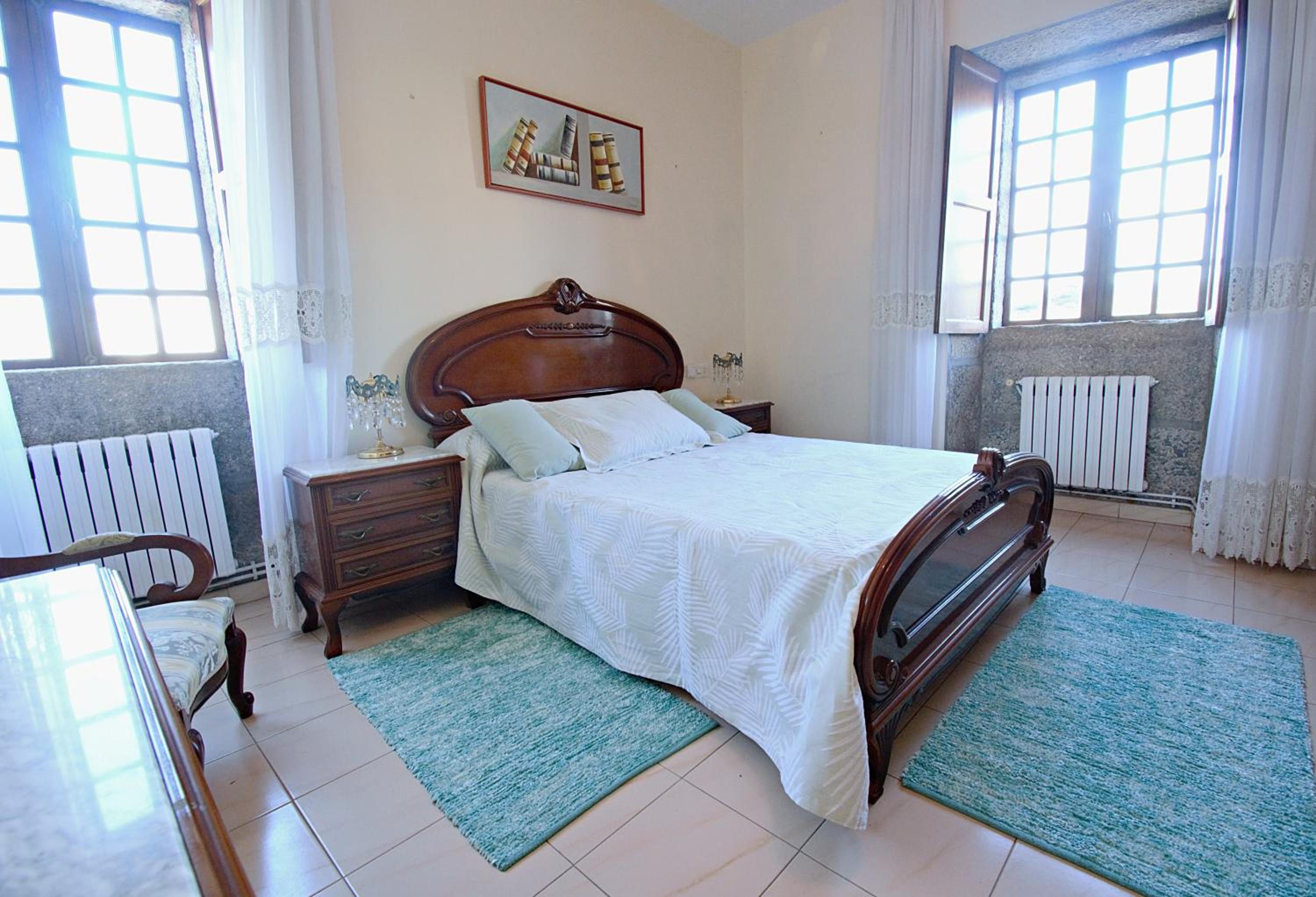 Three-Bedroom House photo 3