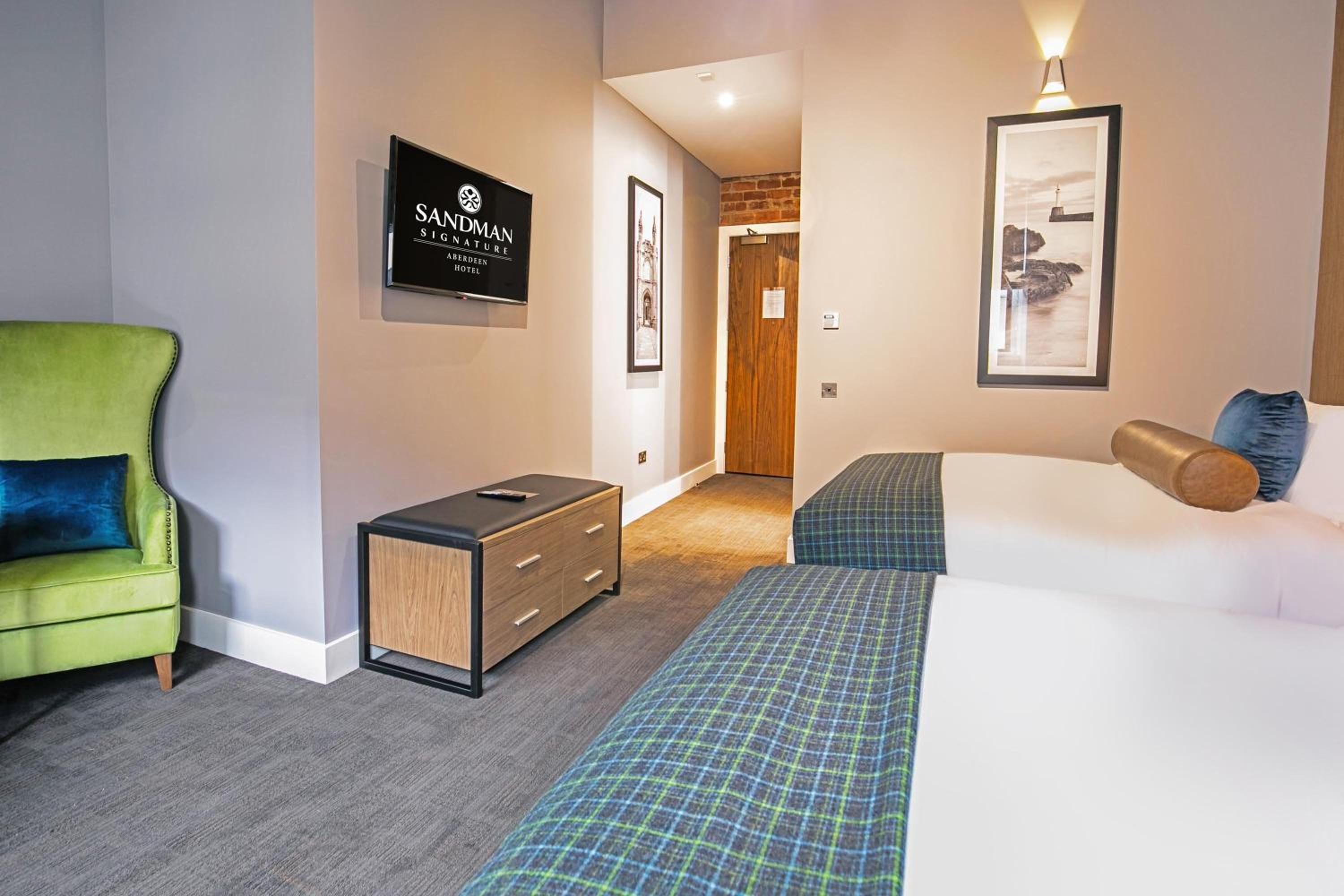 Twin Room, 2 Double Beds photo 3